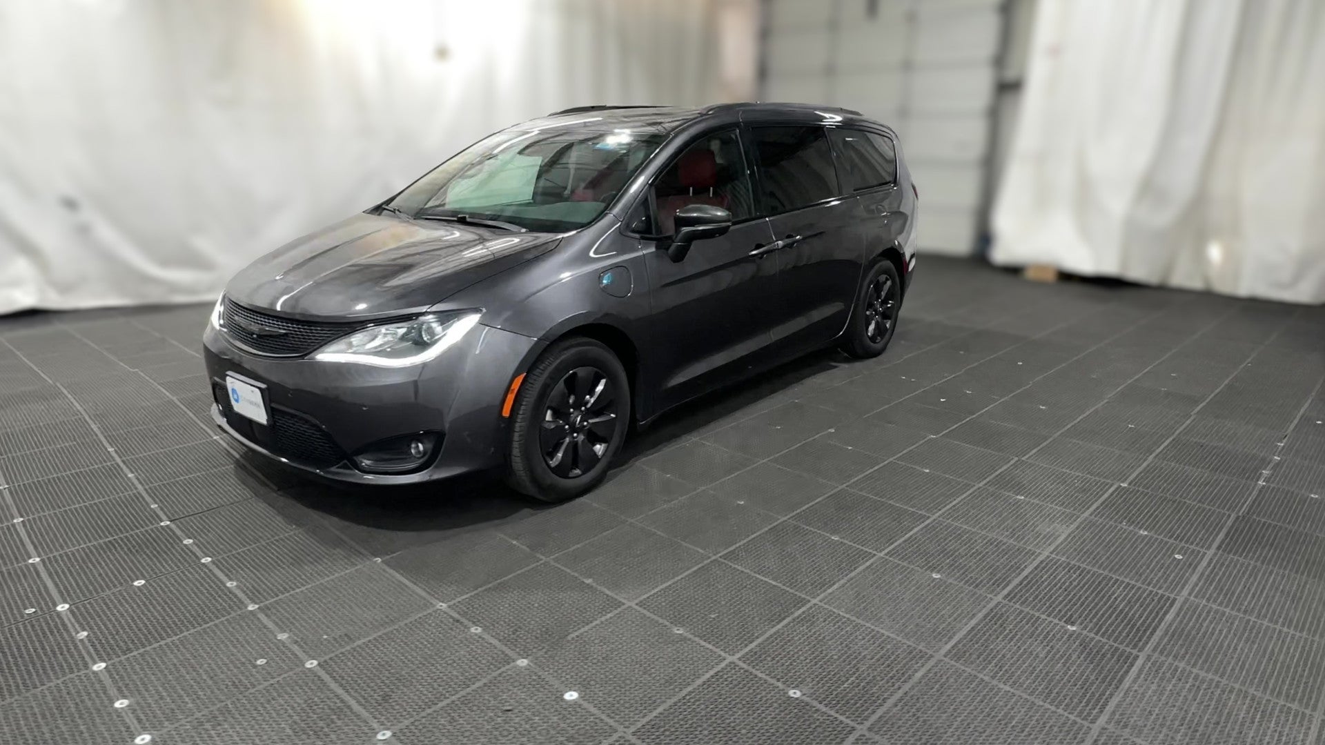 2020 Chrysler Pacifica Hybrid vehicle photo