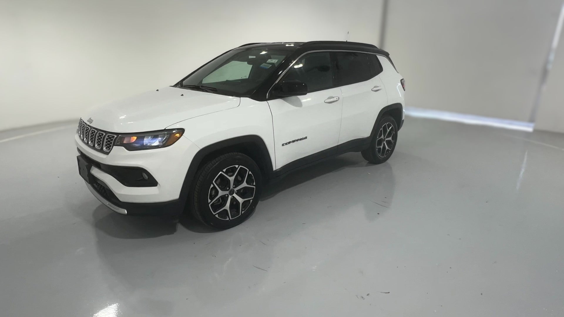 2025 Jeep Compass vehicle photo