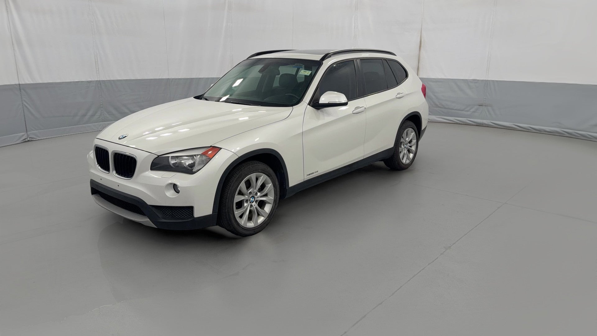 2014 BMW X1 vehicle photo