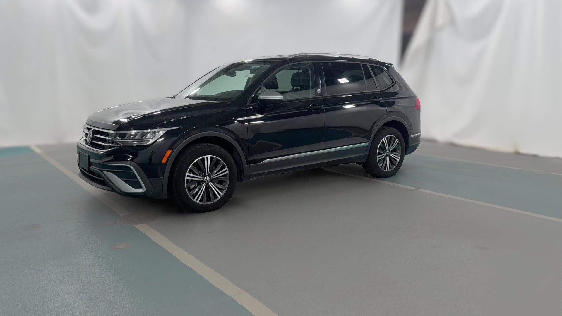 2024 Volkswagen Tiguan vehicle photo
