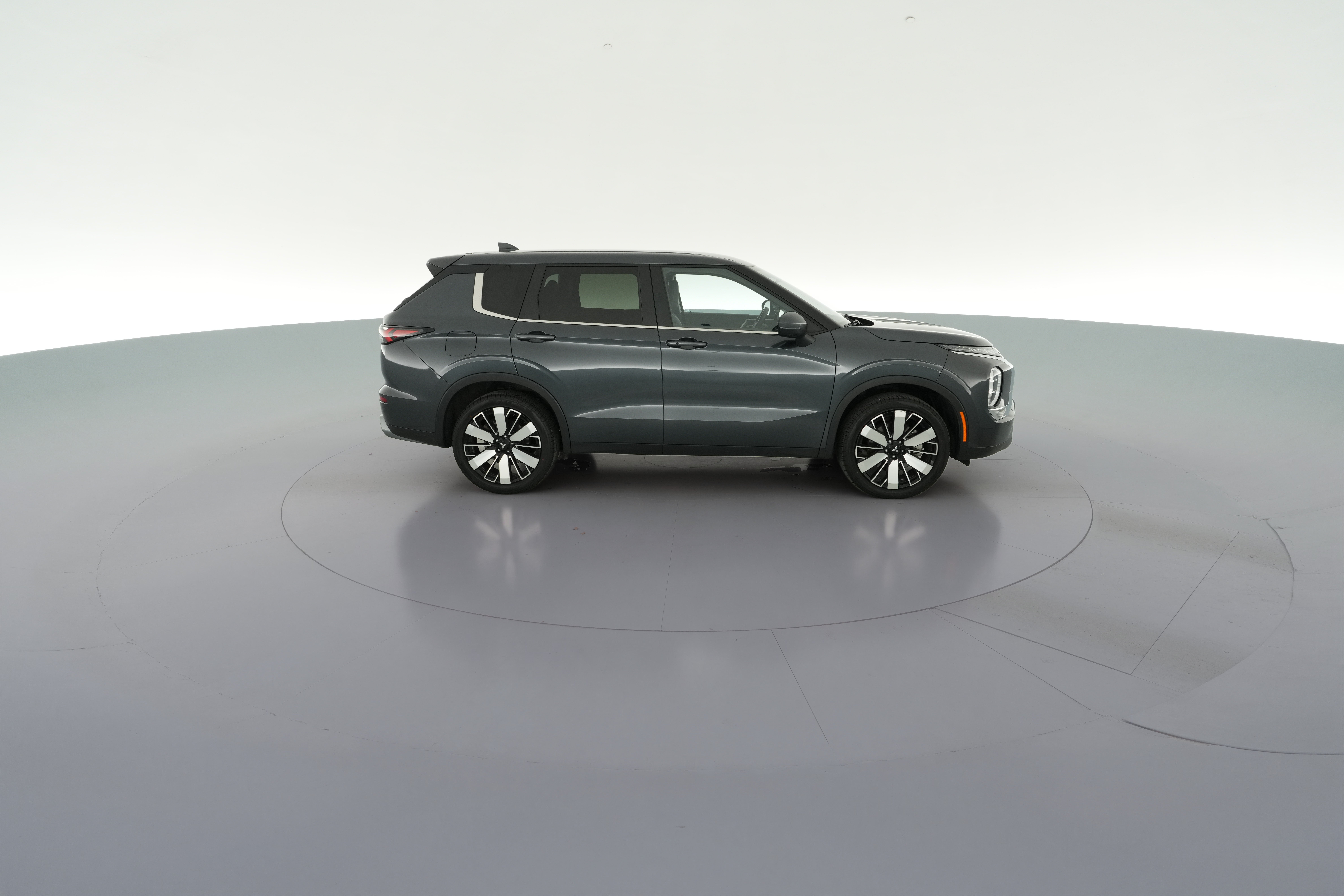 2025 Mitsubishi Outlander SE - Photo 39