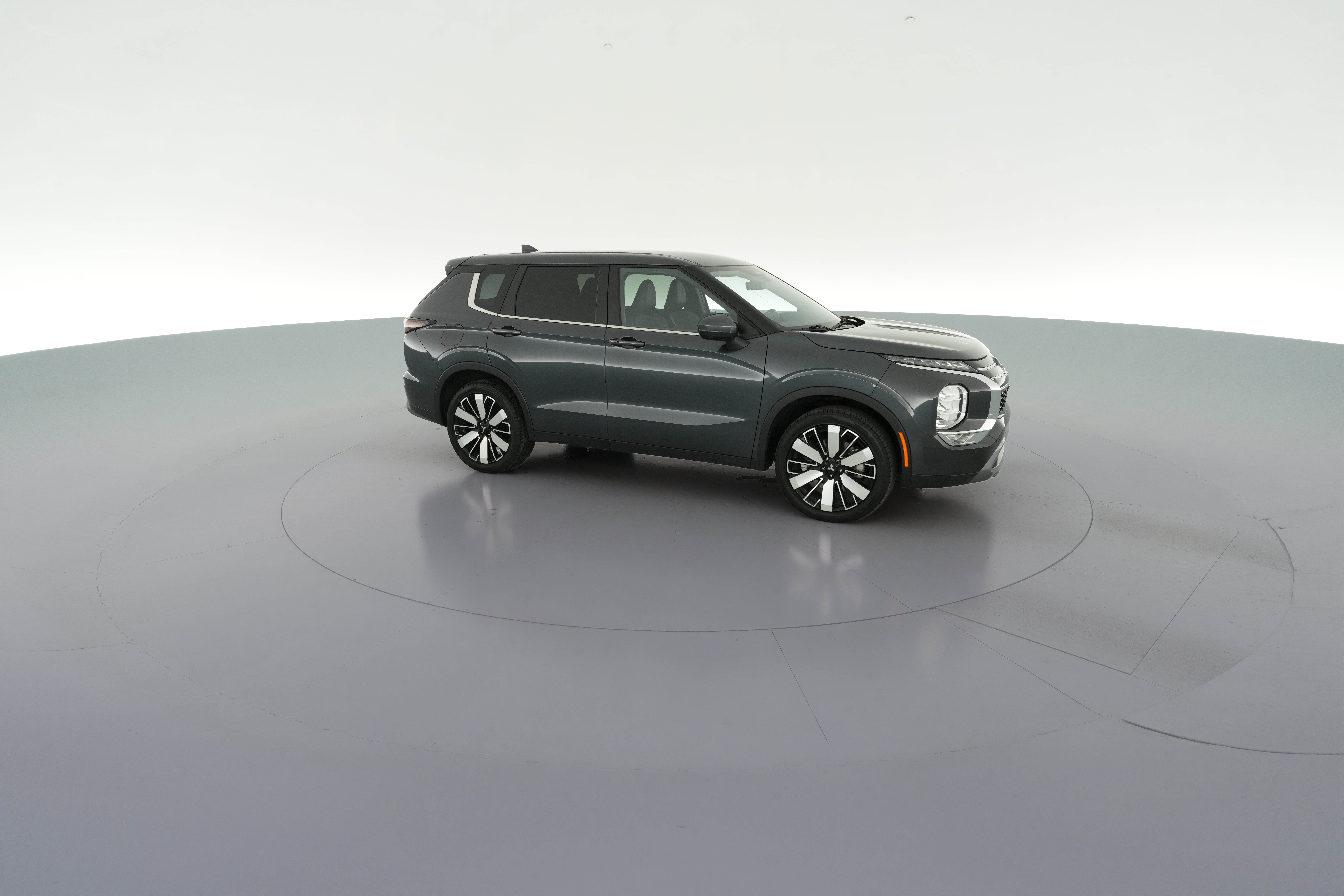 2025 Mitsubishi Outlander SE - Photo 40