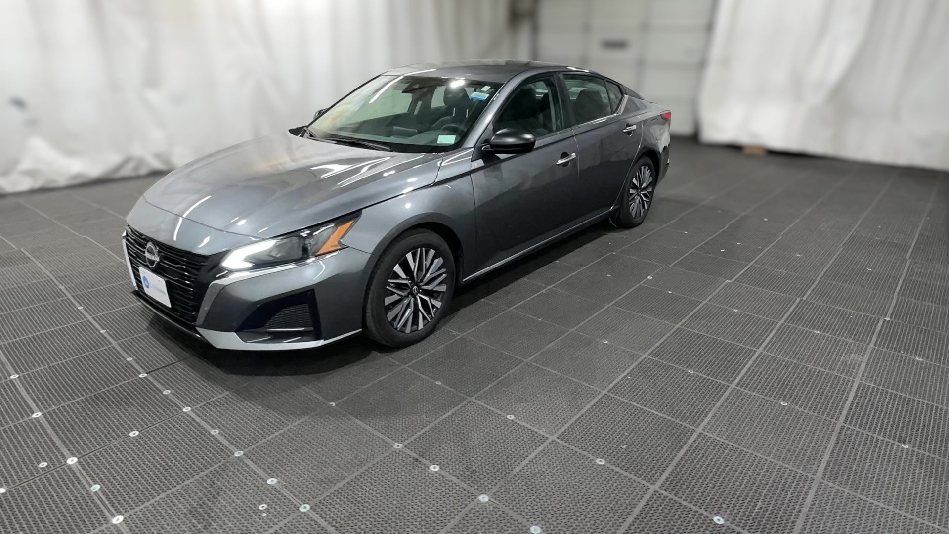 2025 Nissan Altima vehicle photo