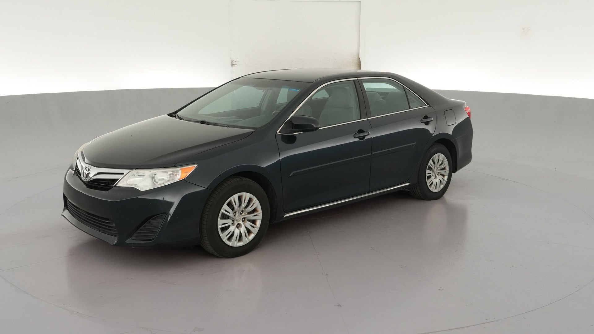 2014 Toyota Camry vehicle photo