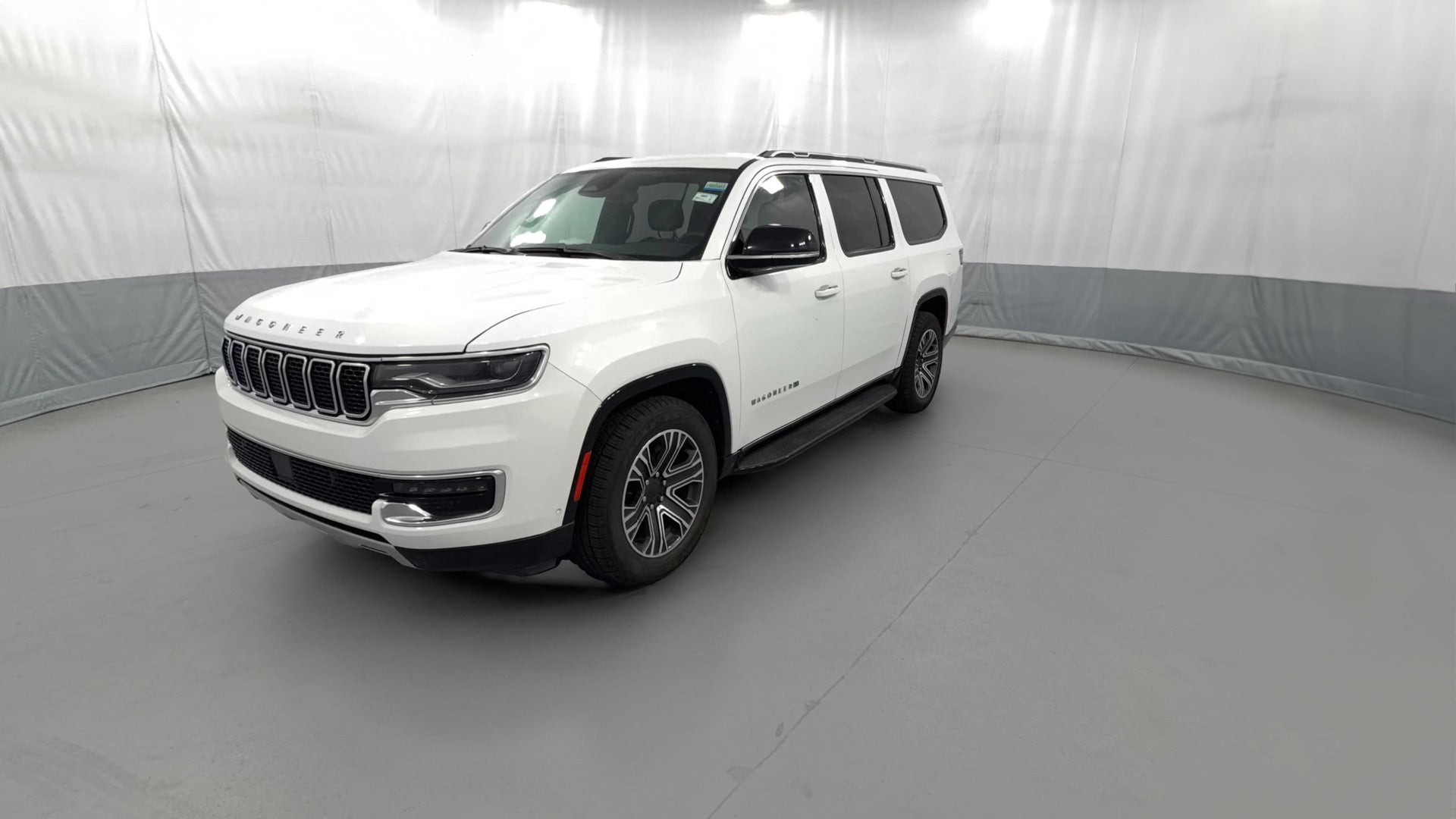 2024 Jeep Wagoneer L vehicle photo