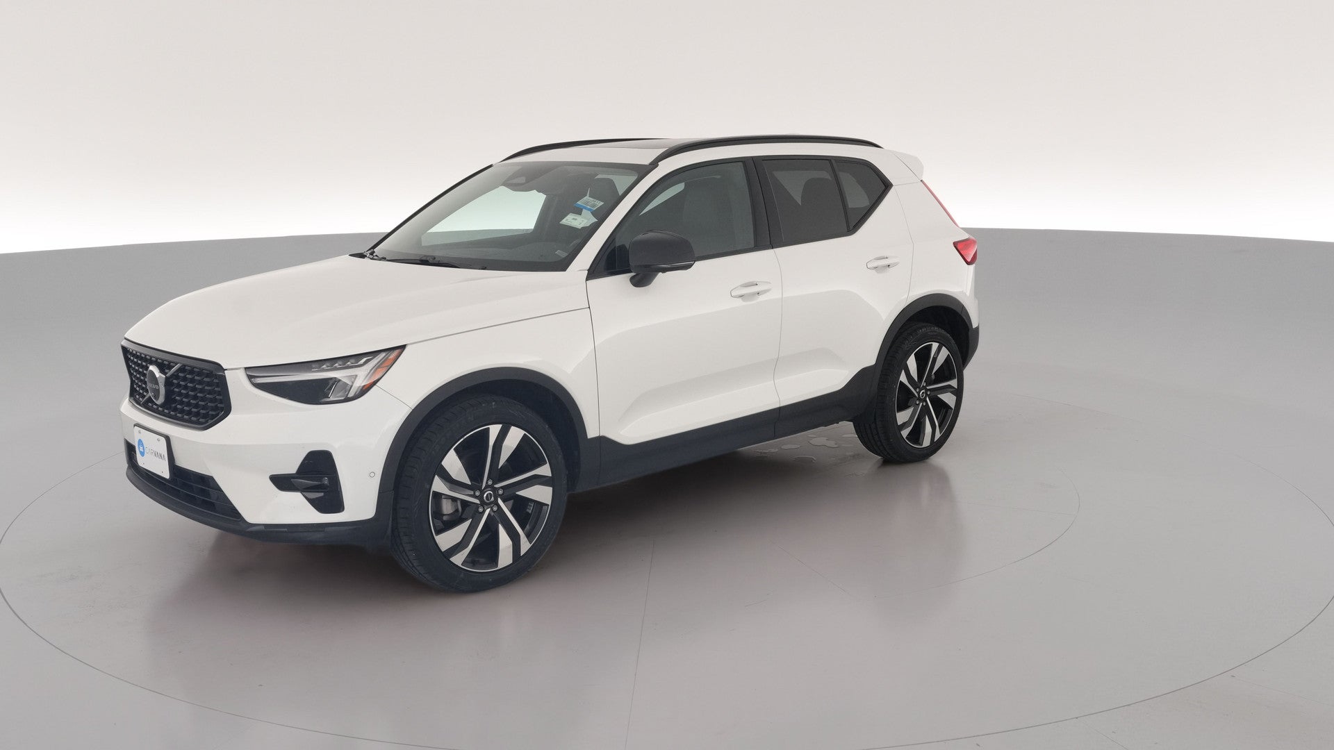2025 Volvo XC40 vehicle photo