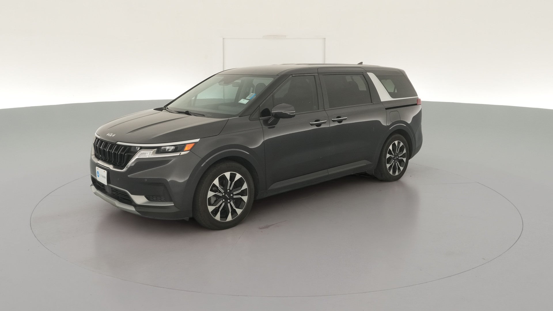 2024 Kia Carnival vehicle photo
