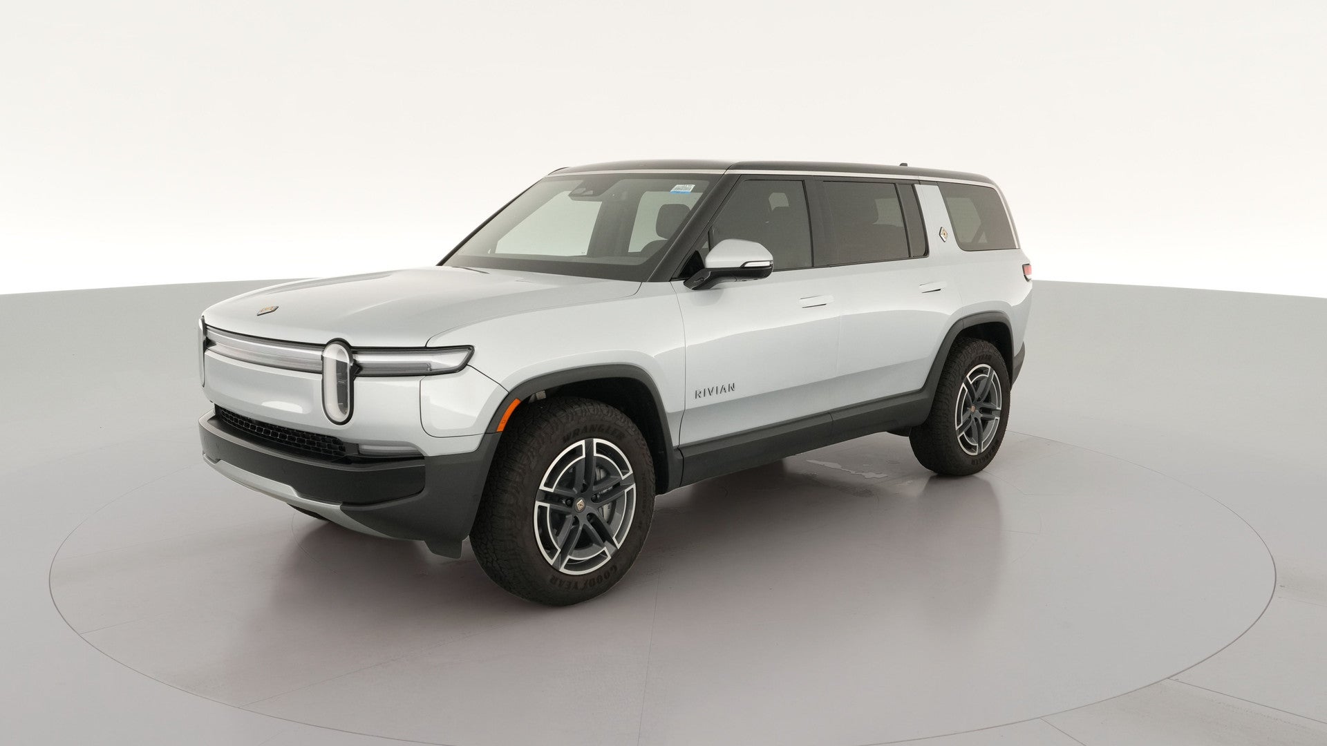 2026 Rivian R1S vehicle photo