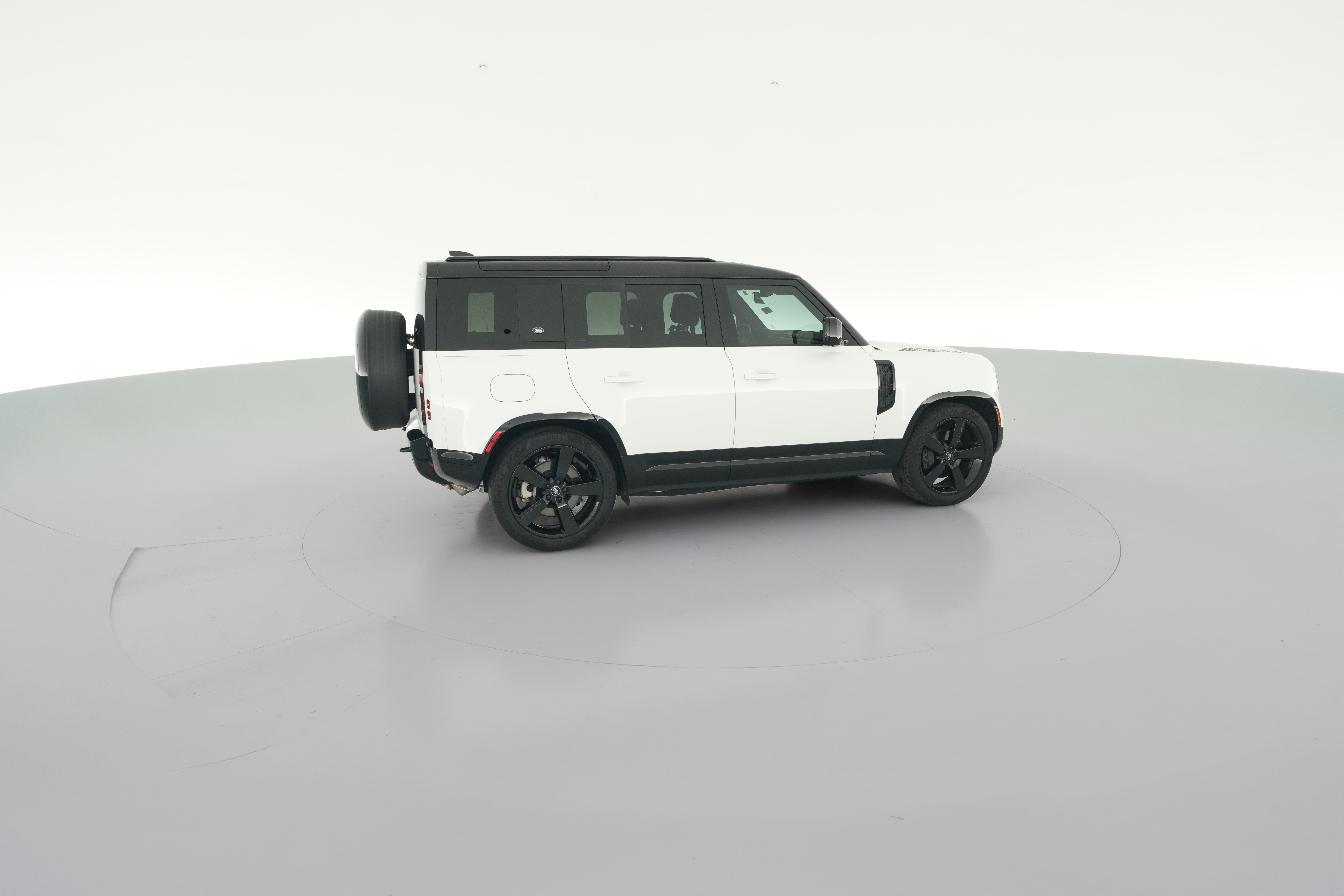 2024 Land Rover Defender X-Dynamic SE - Photo 35