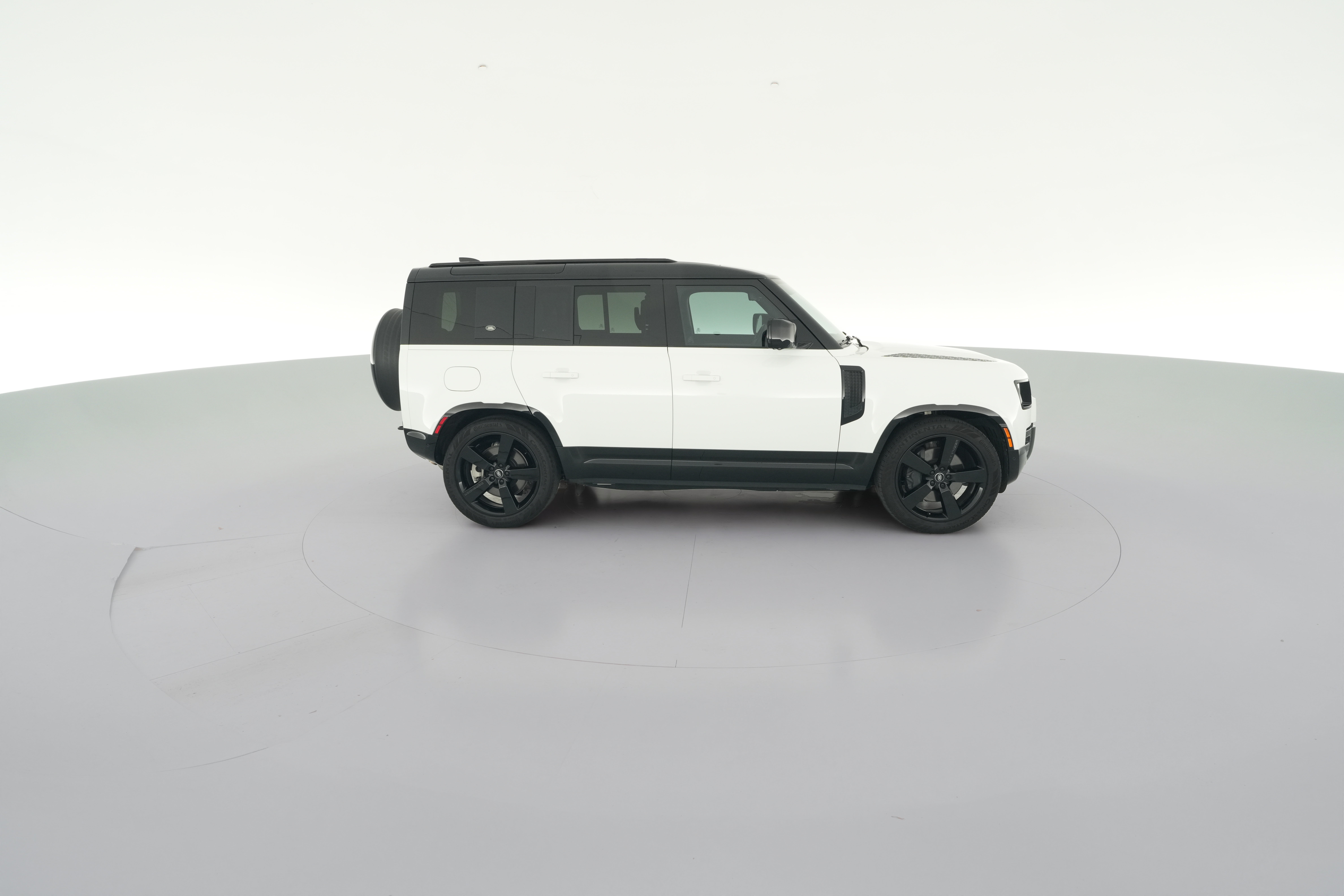 2024 Land Rover Defender X-Dynamic SE - Photo 36