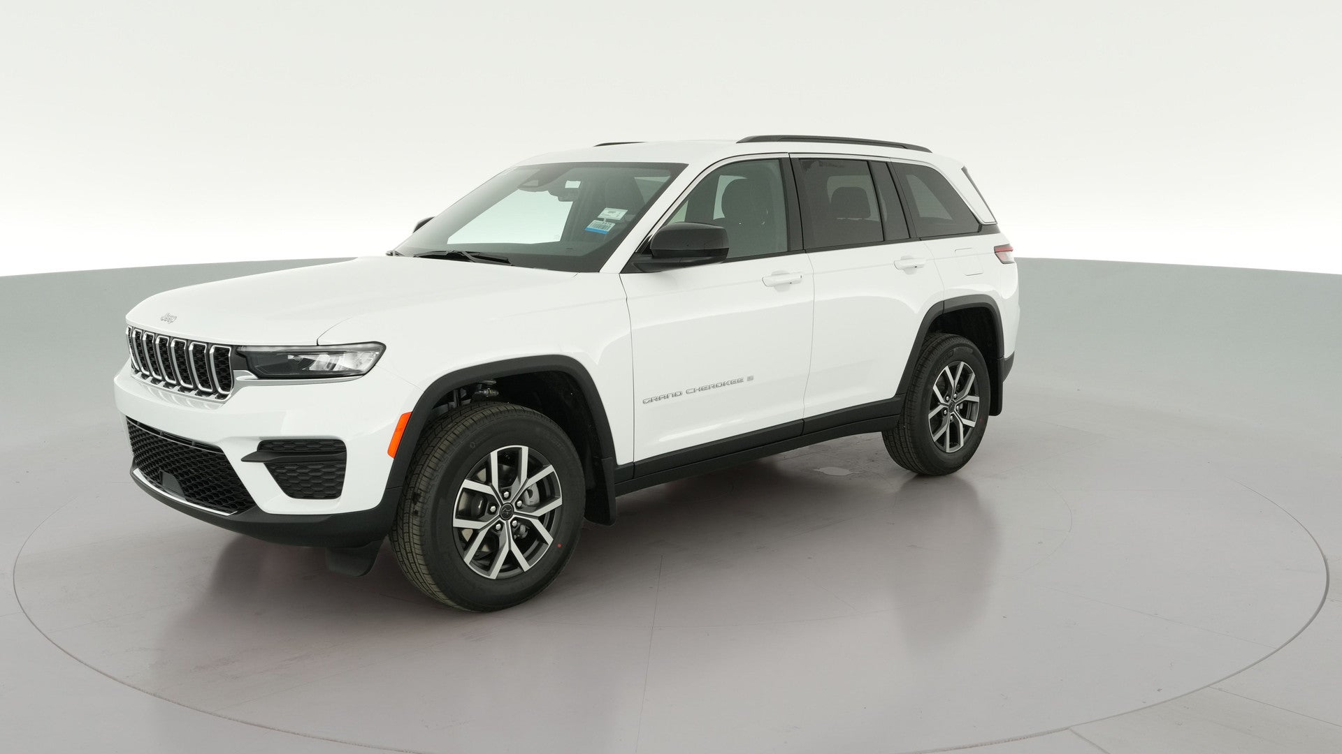 2027 Jeep Grand Cherokee vehicle photo
