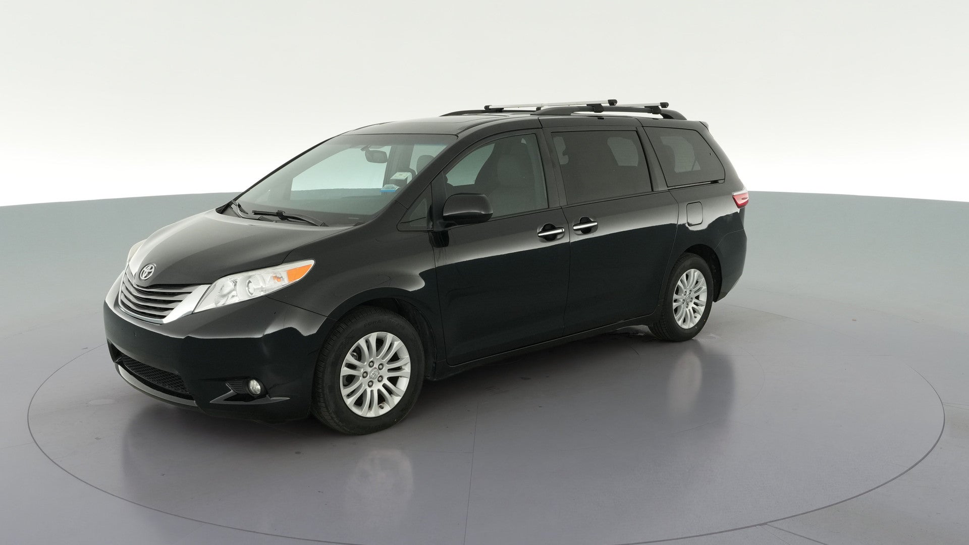 2017 Toyota Sienna vehicle photo