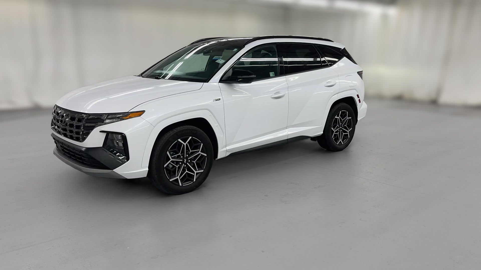 2024 Hyundai Tucson Hybrid vehicle photo