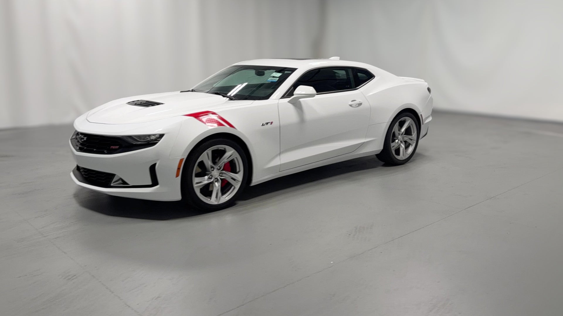 2021 Chevrolet Camaro vehicle photo