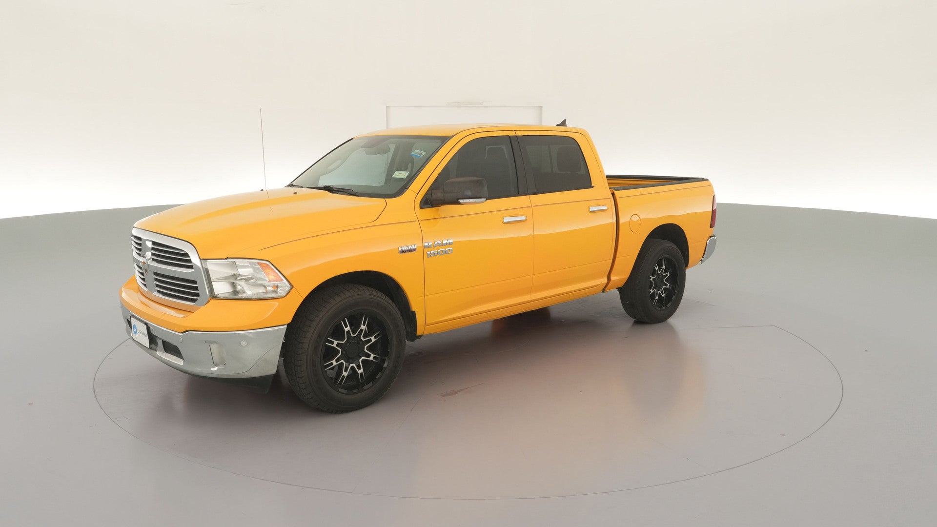 2016 Ram 1500 Crew Cab vehicle photo