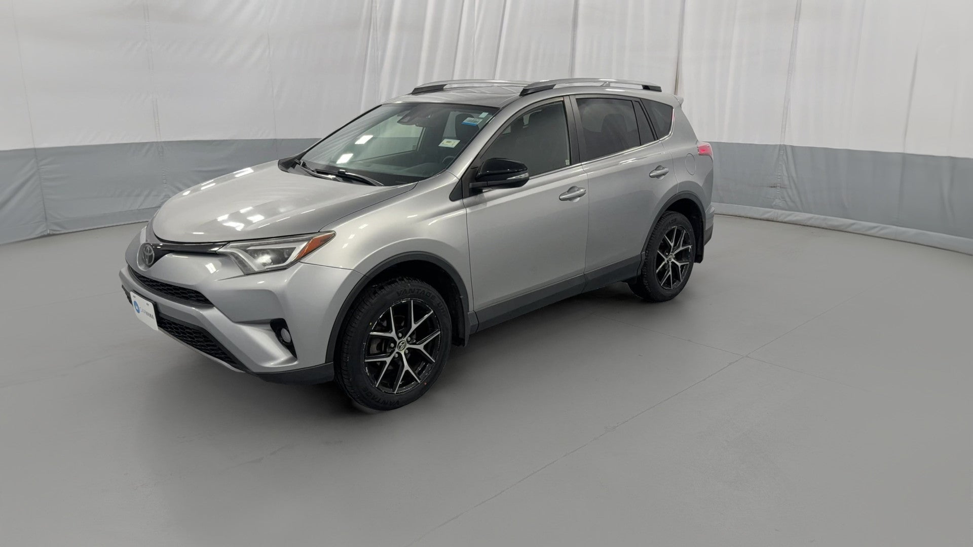 2018 Toyota RAV4 vehicle photo