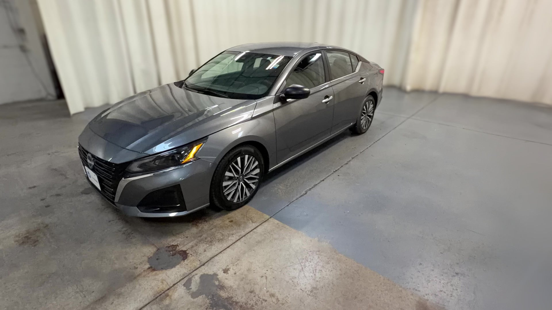 2025 Nissan Altima vehicle photo