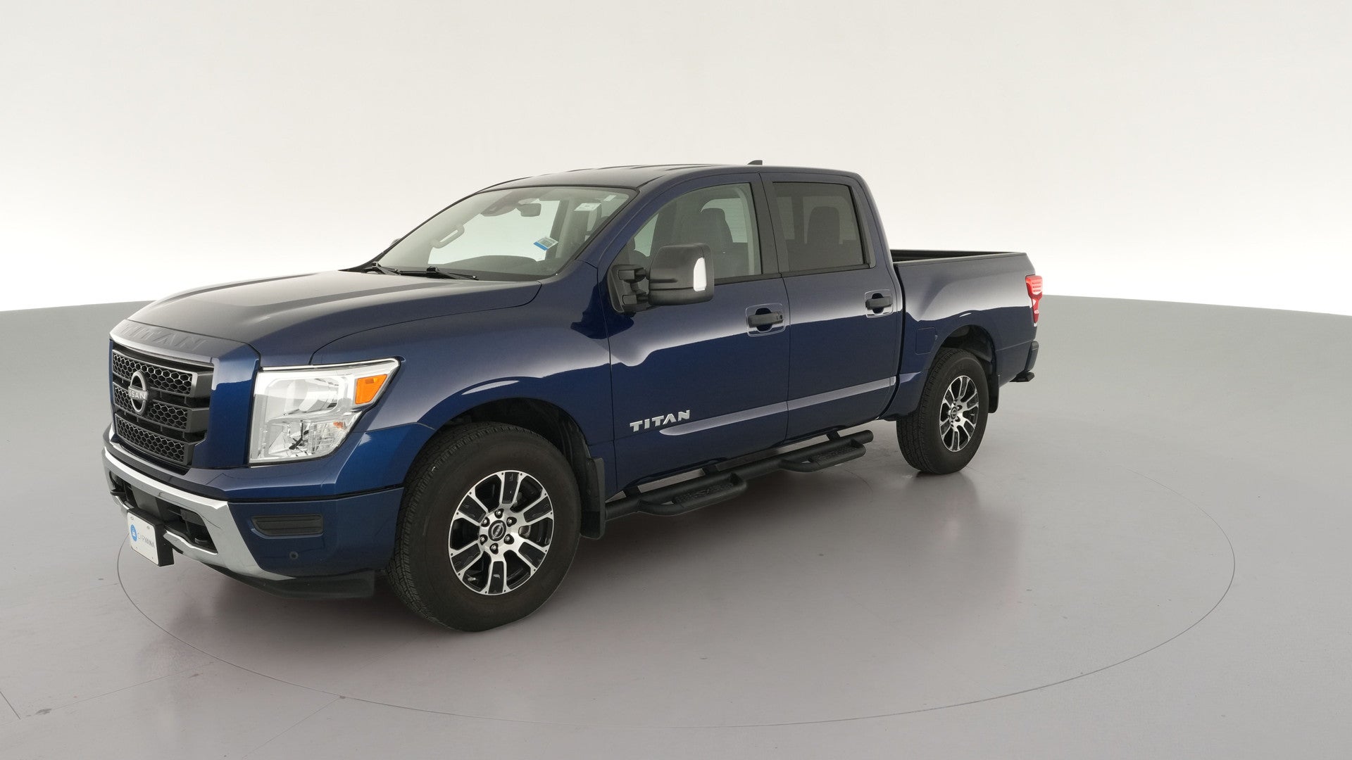 2023 Nissan Titan Crew Cab vehicle photo