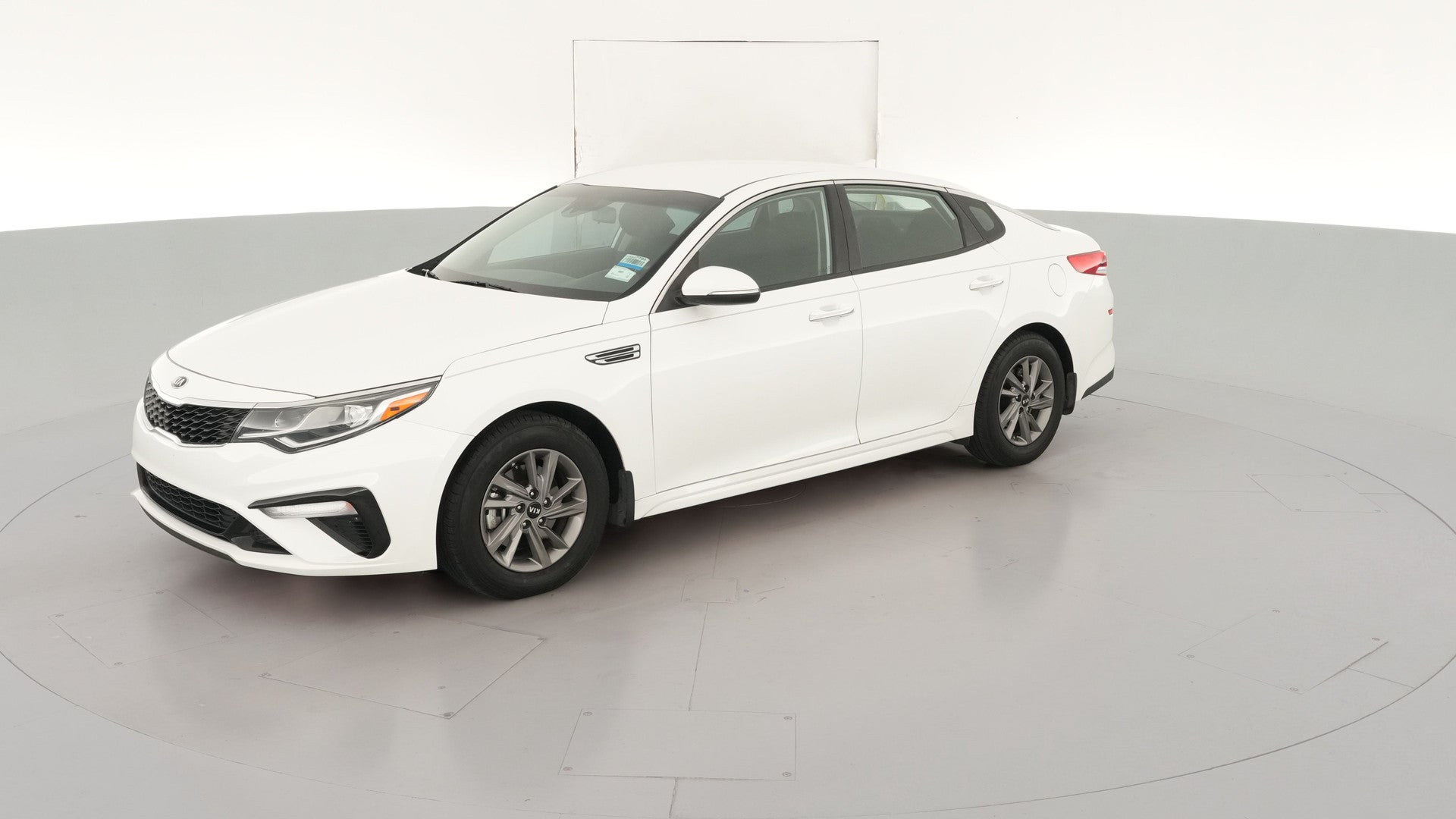 2020 Kia Optima vehicle photo