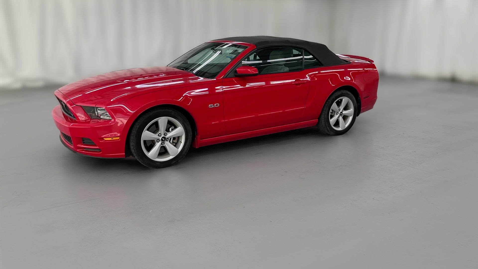 2013 Ford Mustang vehicle photo