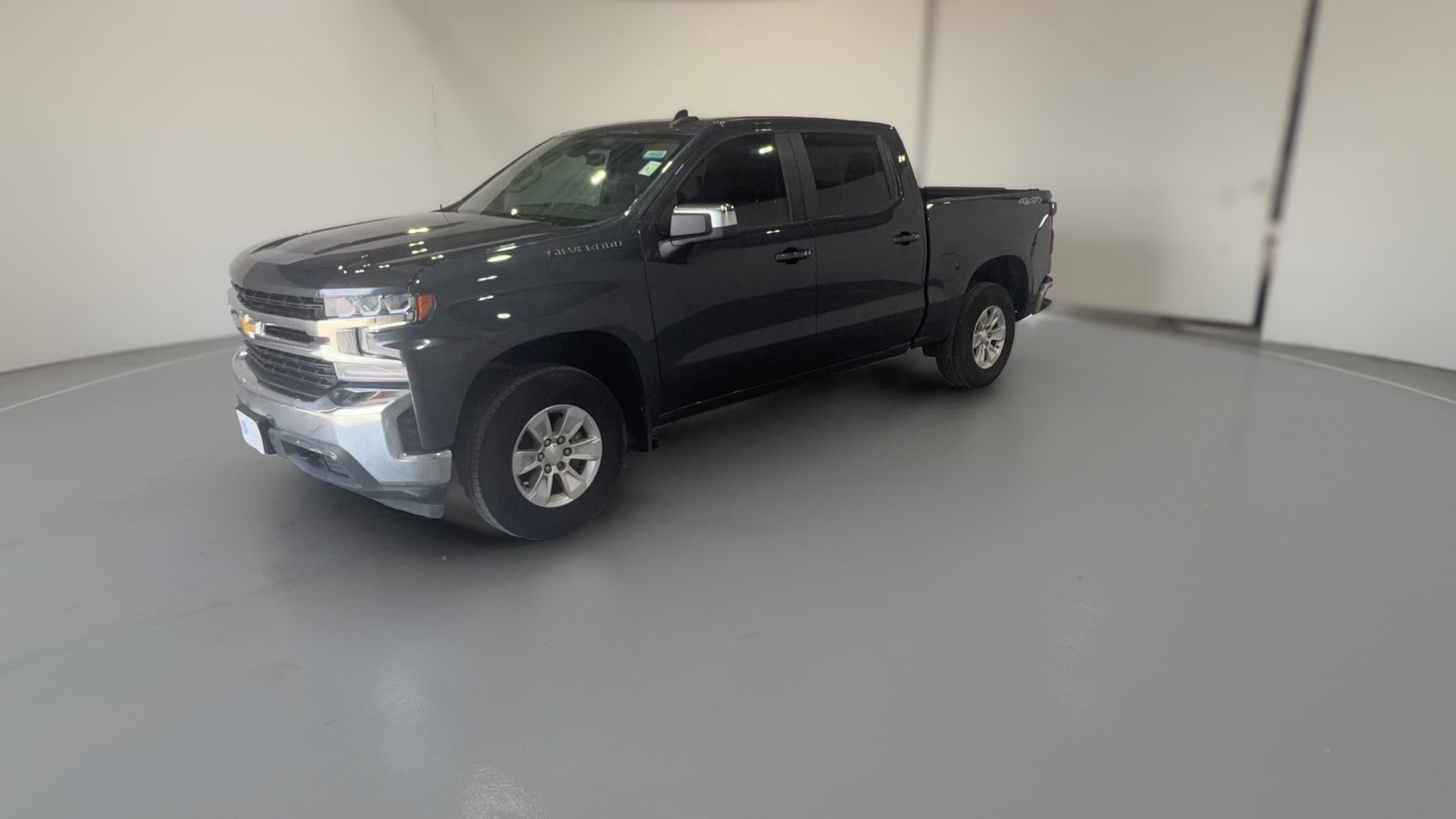 2022 Chevrolet Silverado 1500 Limited Crew Cab vehicle photo