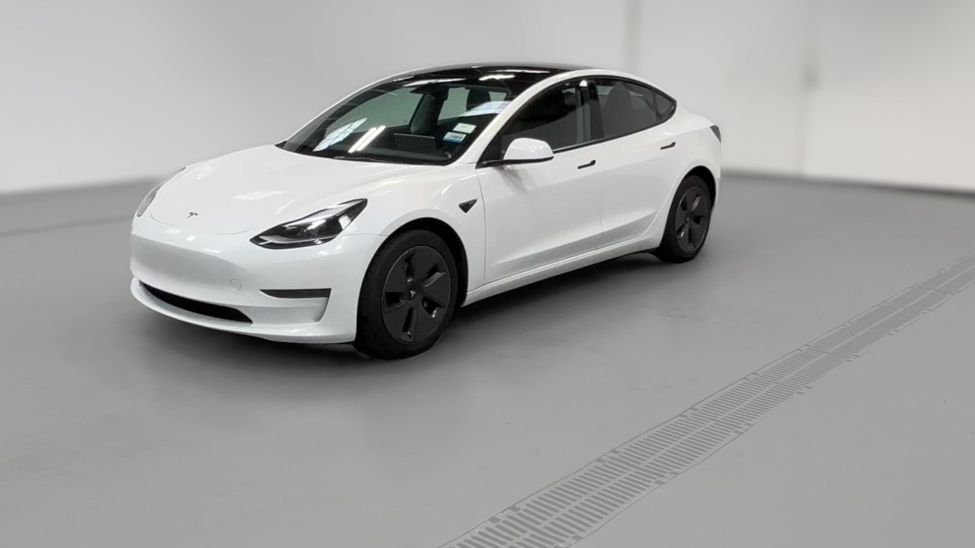2023 Tesla Model 3 vehicle photo