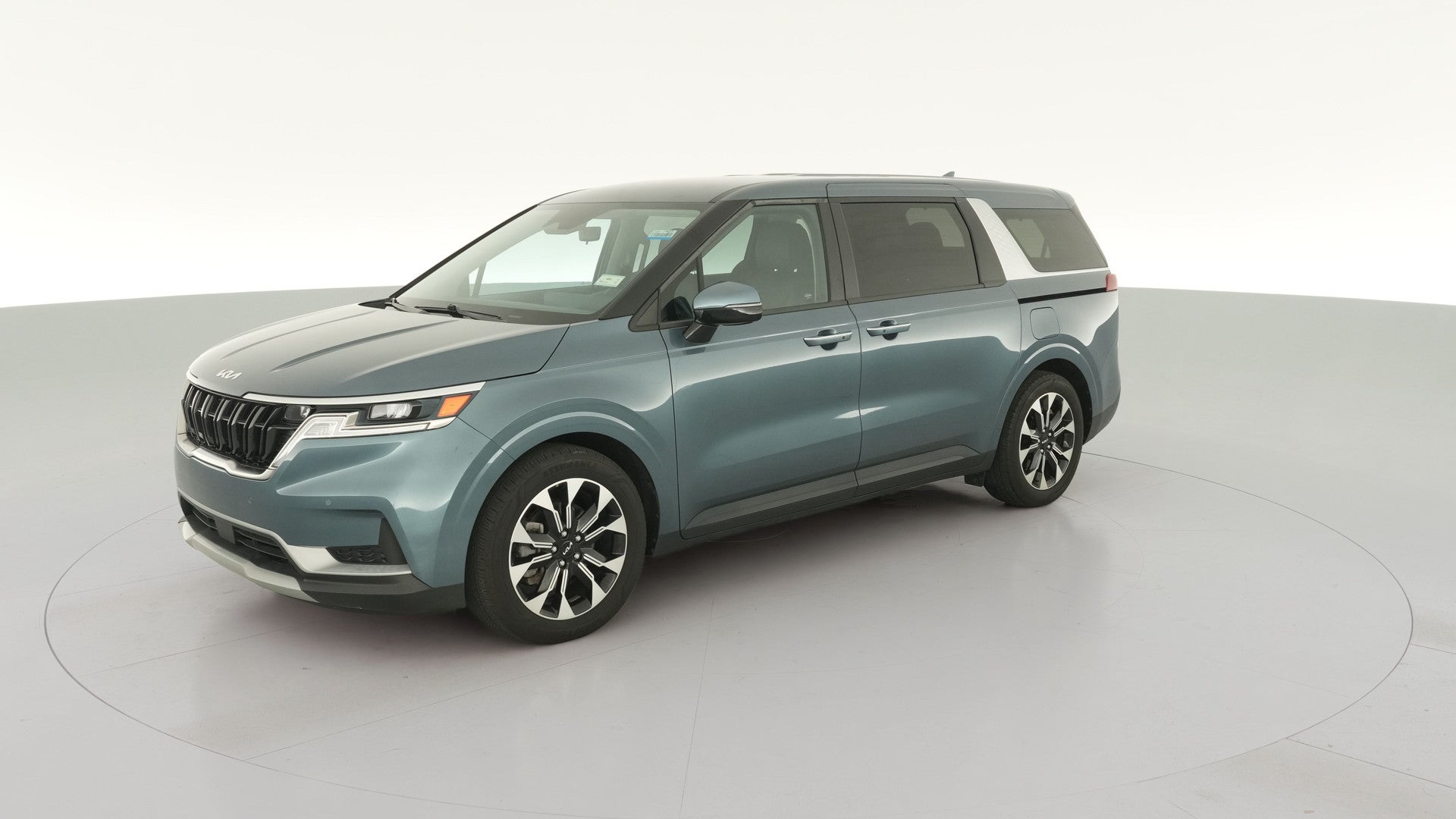 2024 Kia Carnival vehicle photo