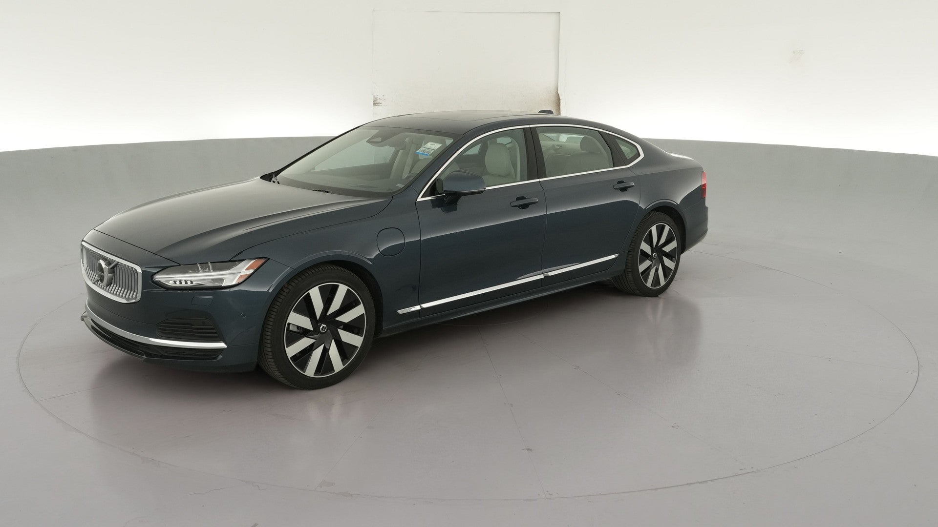 2023 Volvo S90 vehicle photo