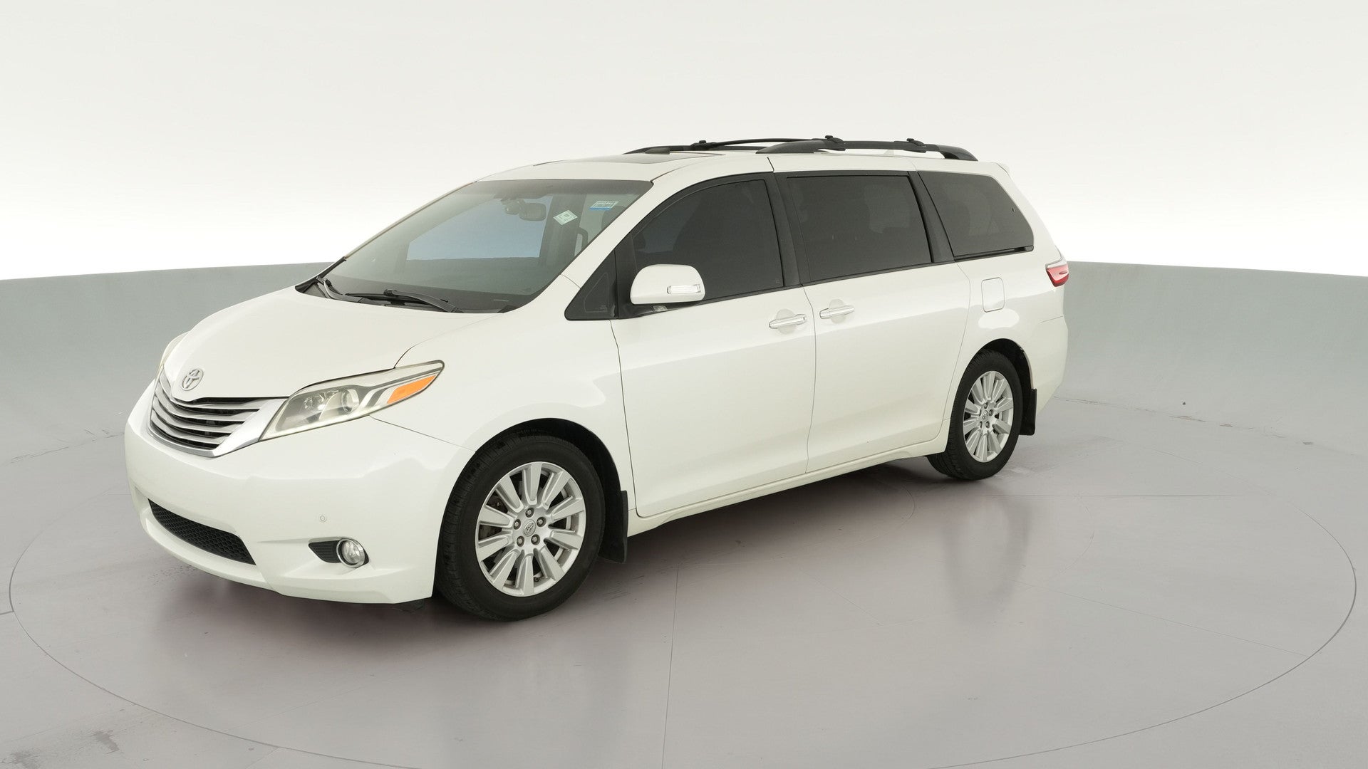 2017 Toyota Sienna vehicle photo
