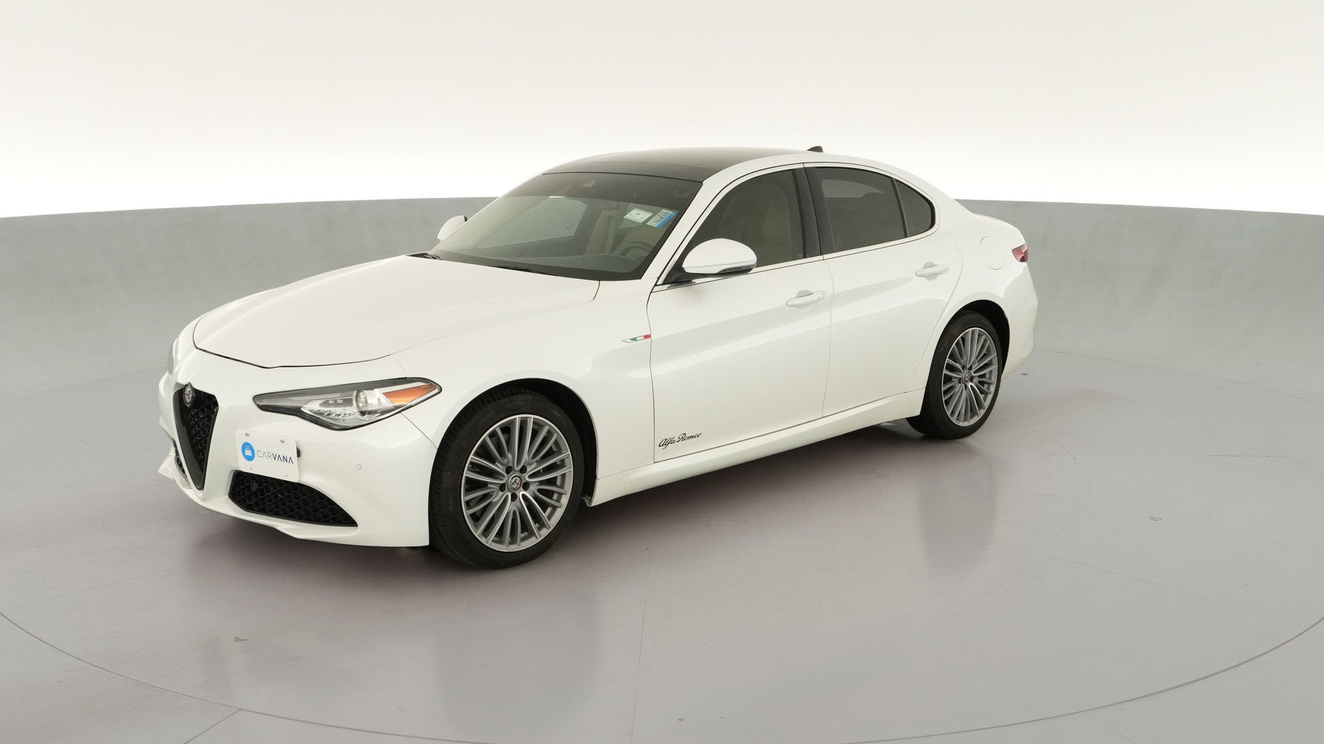 2021 Alfa Romeo Giulia vehicle photo