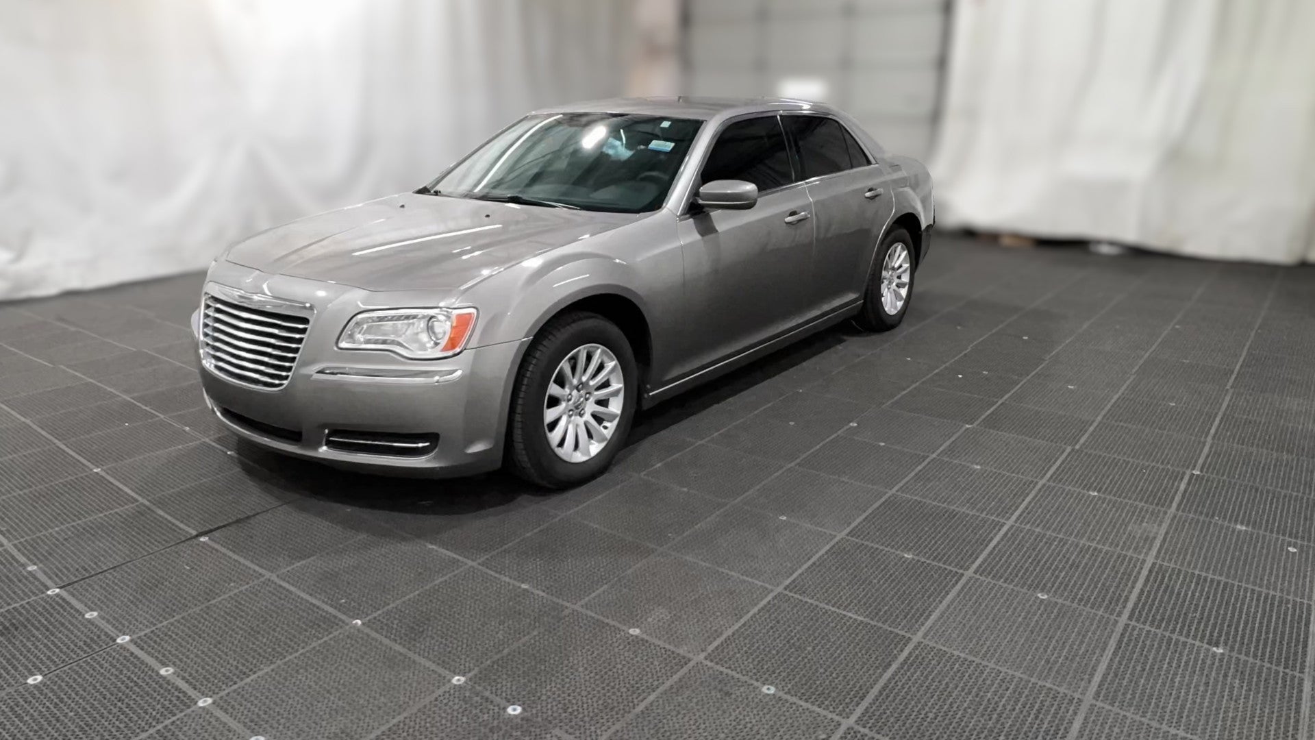 2014 Chrysler 300 vehicle photo
