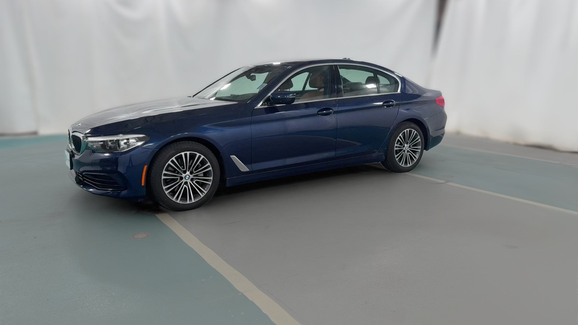 2019 BMW 5 Series vehicle photo