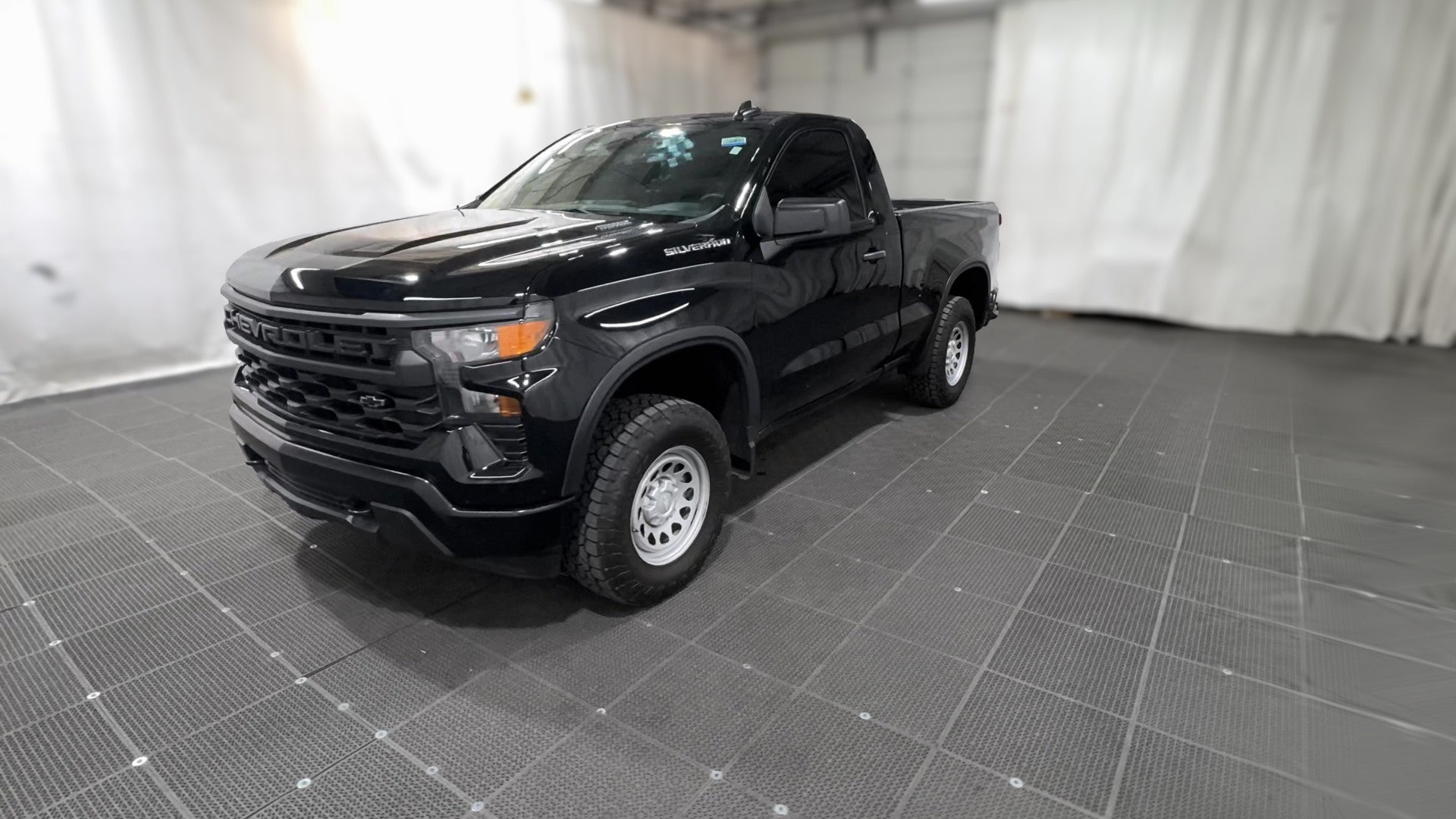 2025 Chevrolet Silverado 1500 Regular Cab vehicle photo