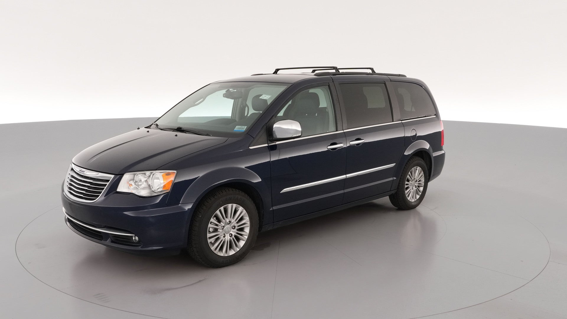 2015 Chrysler Town & Country vehicle photo