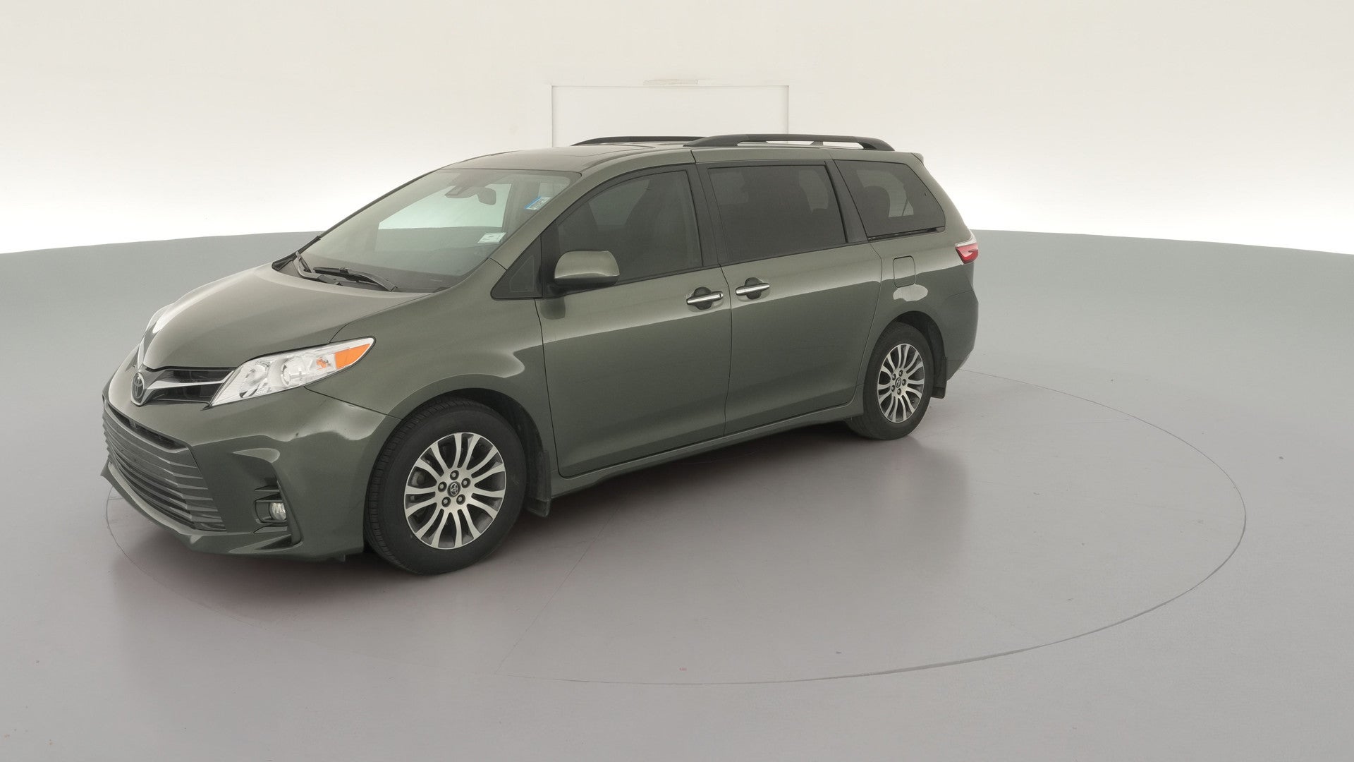 2018 Toyota Sienna vehicle photo