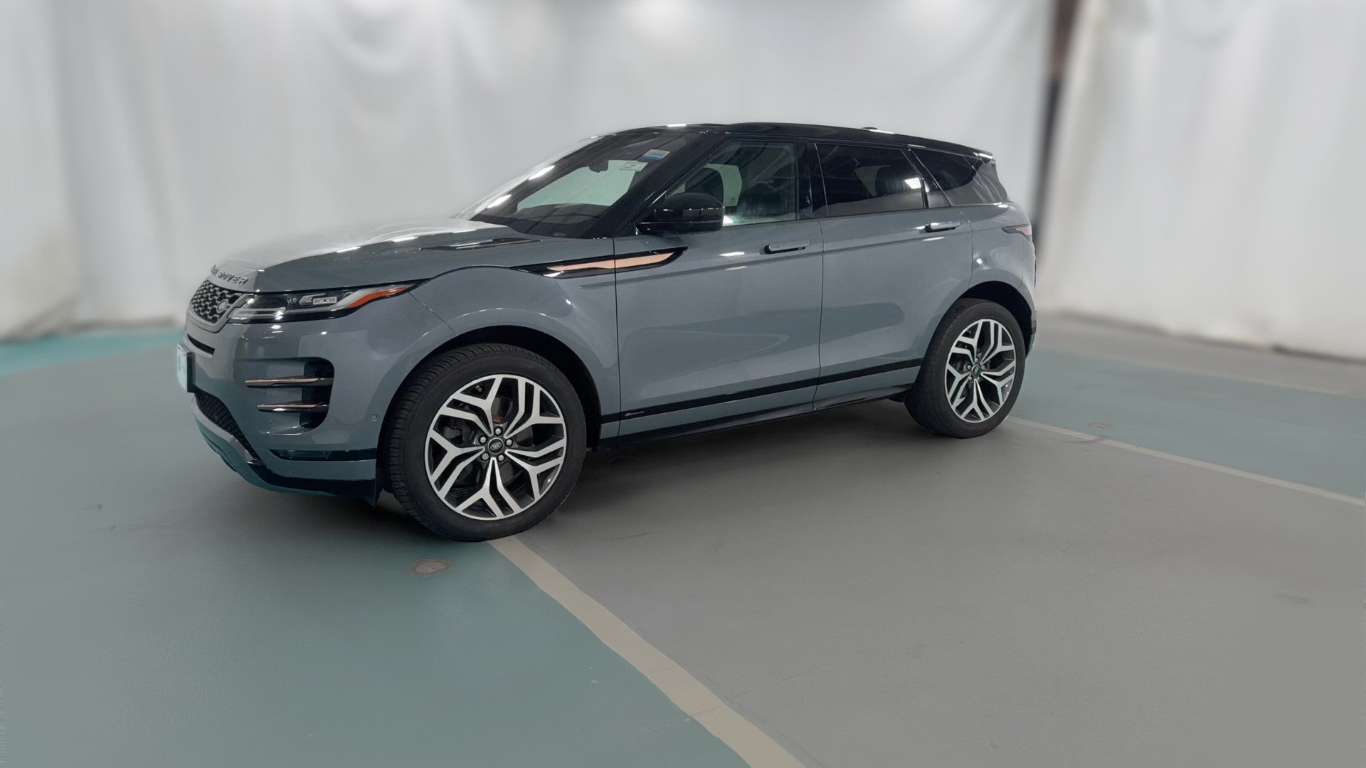2020 Land Rover Range Rover Evoque vehicle photo