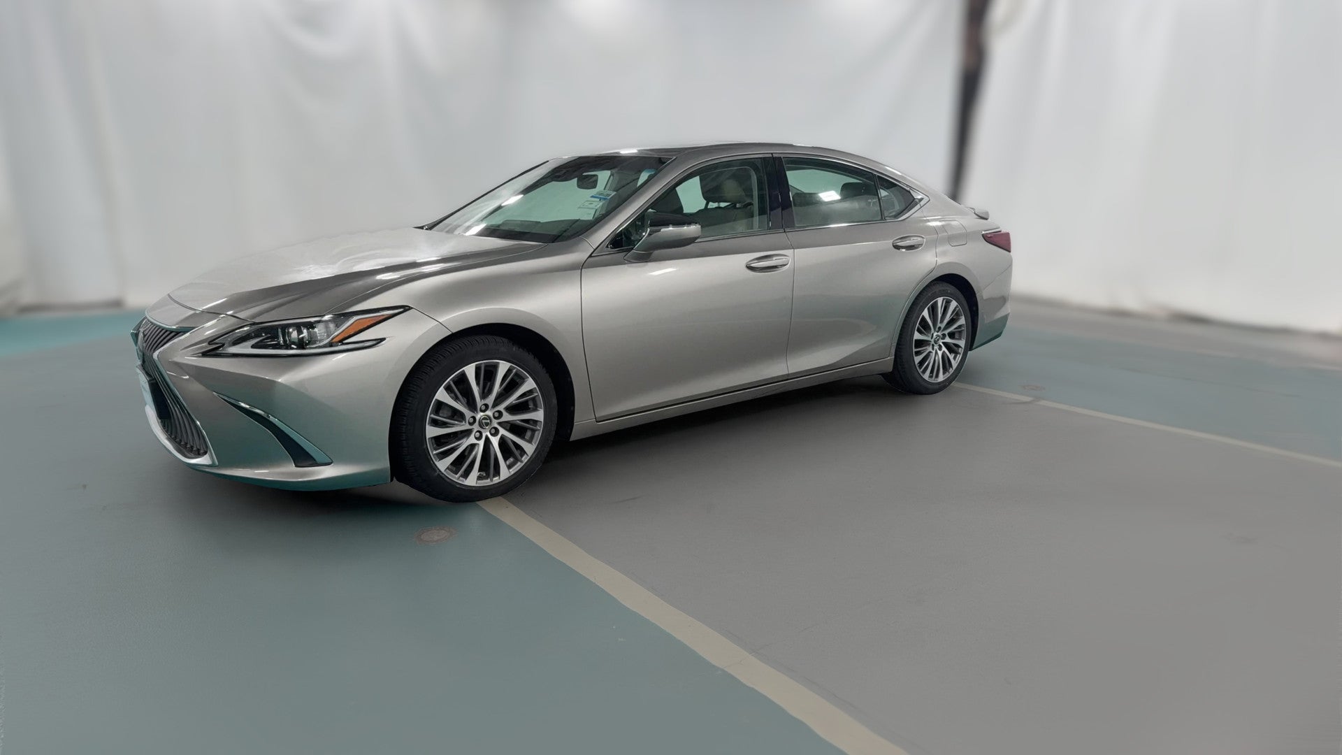 2021 Lexus ES vehicle photo