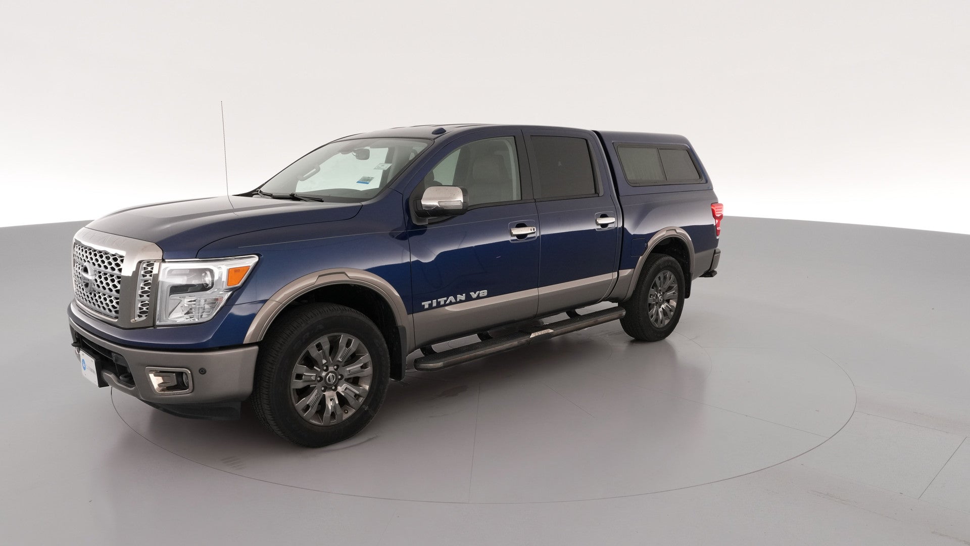 2018 Nissan Titan Crew Cab vehicle photo