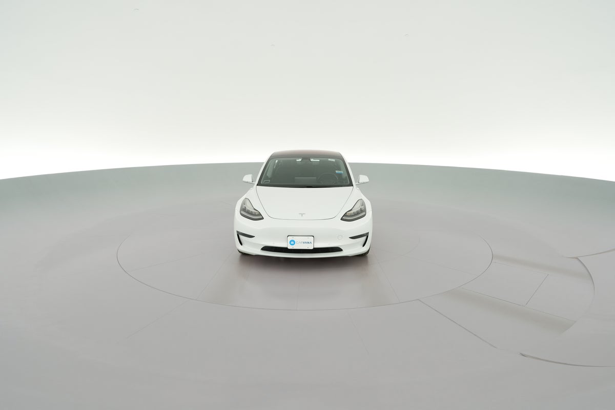 2018 Tesla Model 3 Long Range Rear-Wheel Drive in Pearl White — 360° view 1