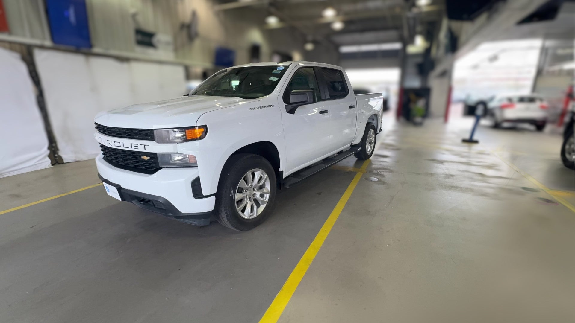 2020 Chevrolet Silverado 1500 Crew Cab vehicle photo