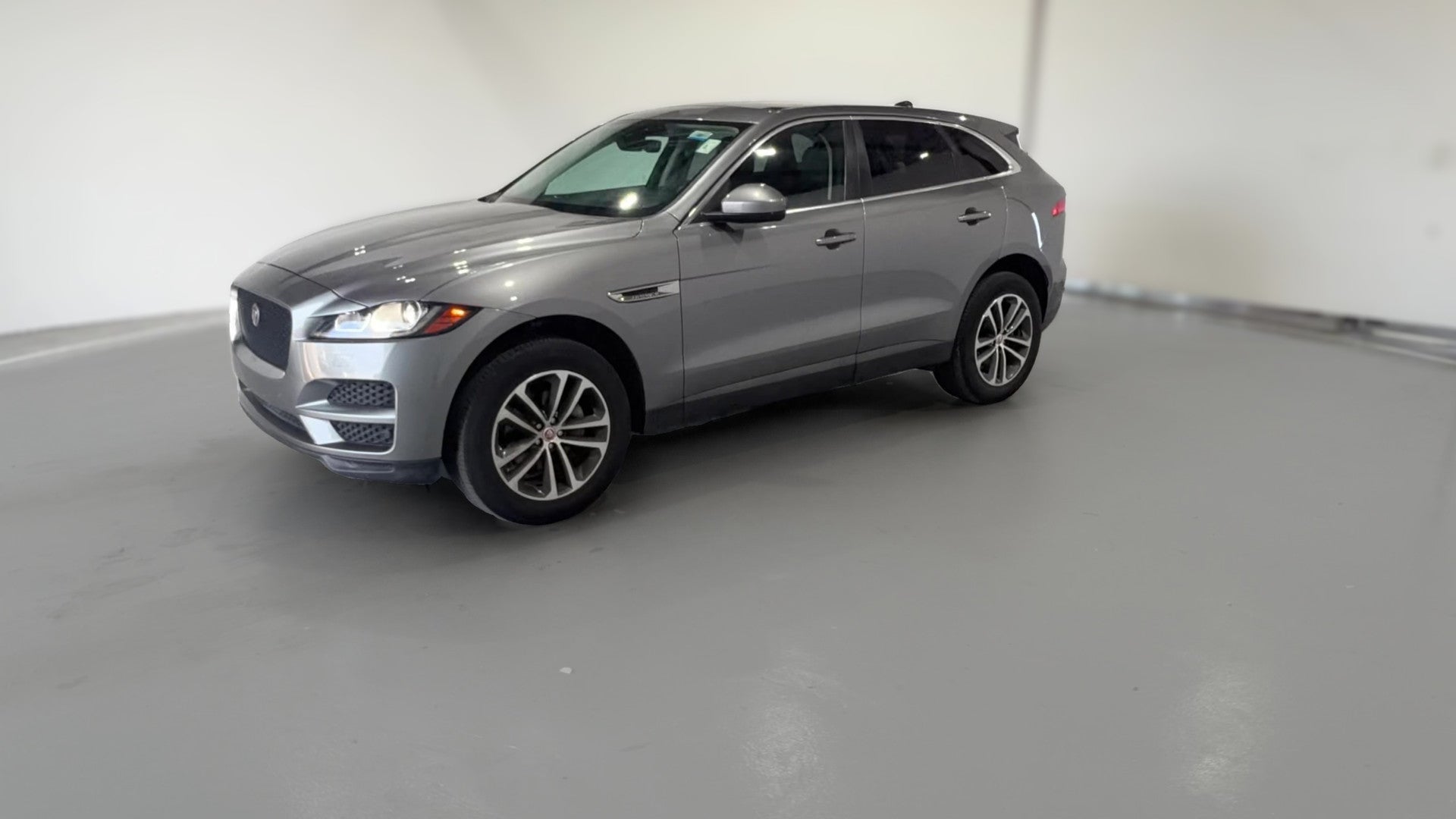 2020 Jaguar F-PACE vehicle photo