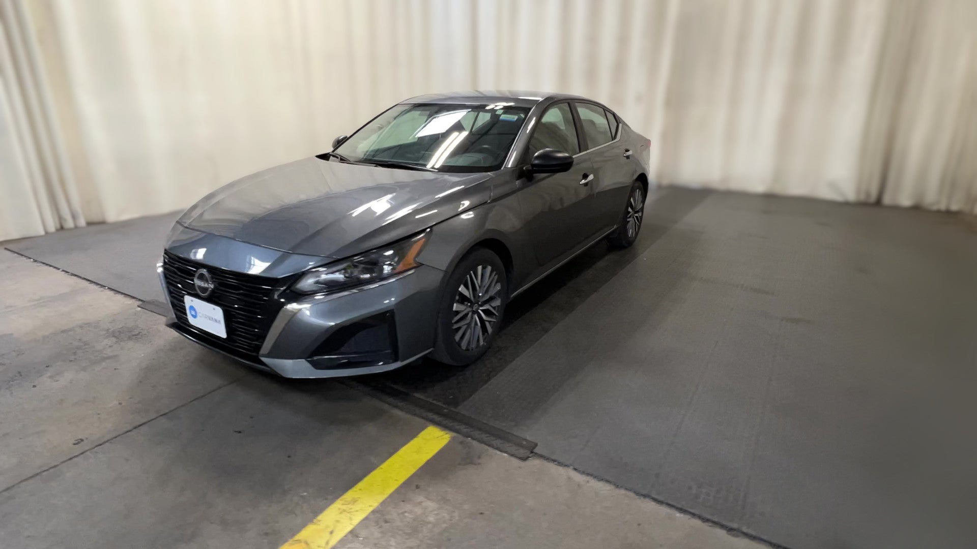 2025 Nissan Altima vehicle photo