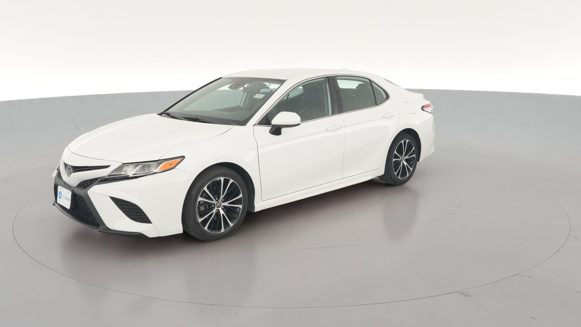 2019 Toyota Camry vehicle photo