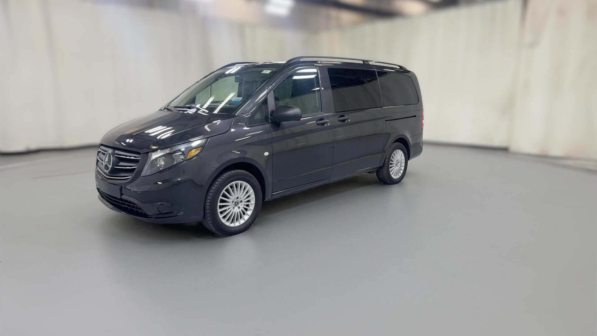2023 Mercedes-Benz Metris Passenger vehicle photo