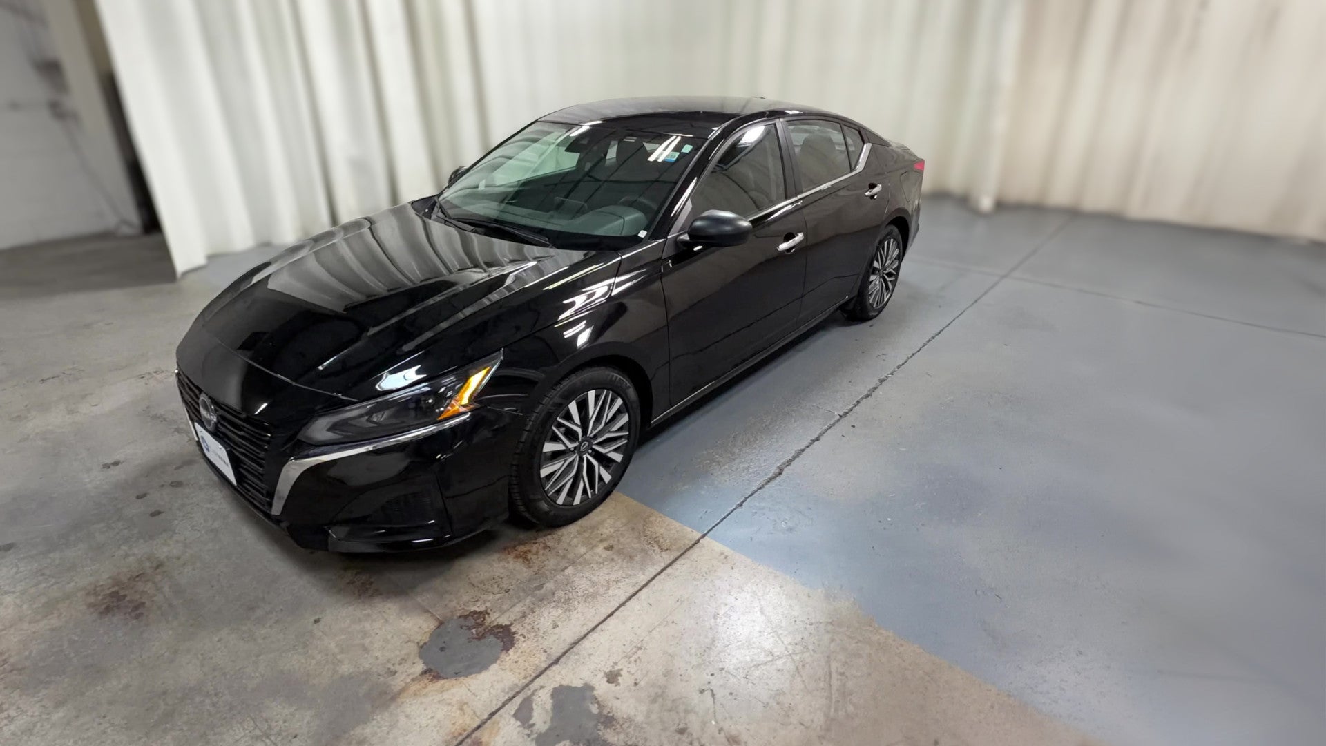 2025 Nissan Altima vehicle photo