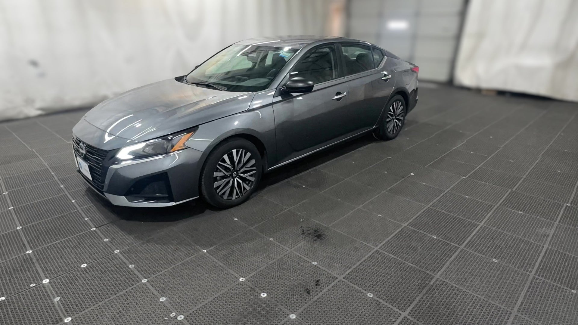 2025 Nissan Altima vehicle photo