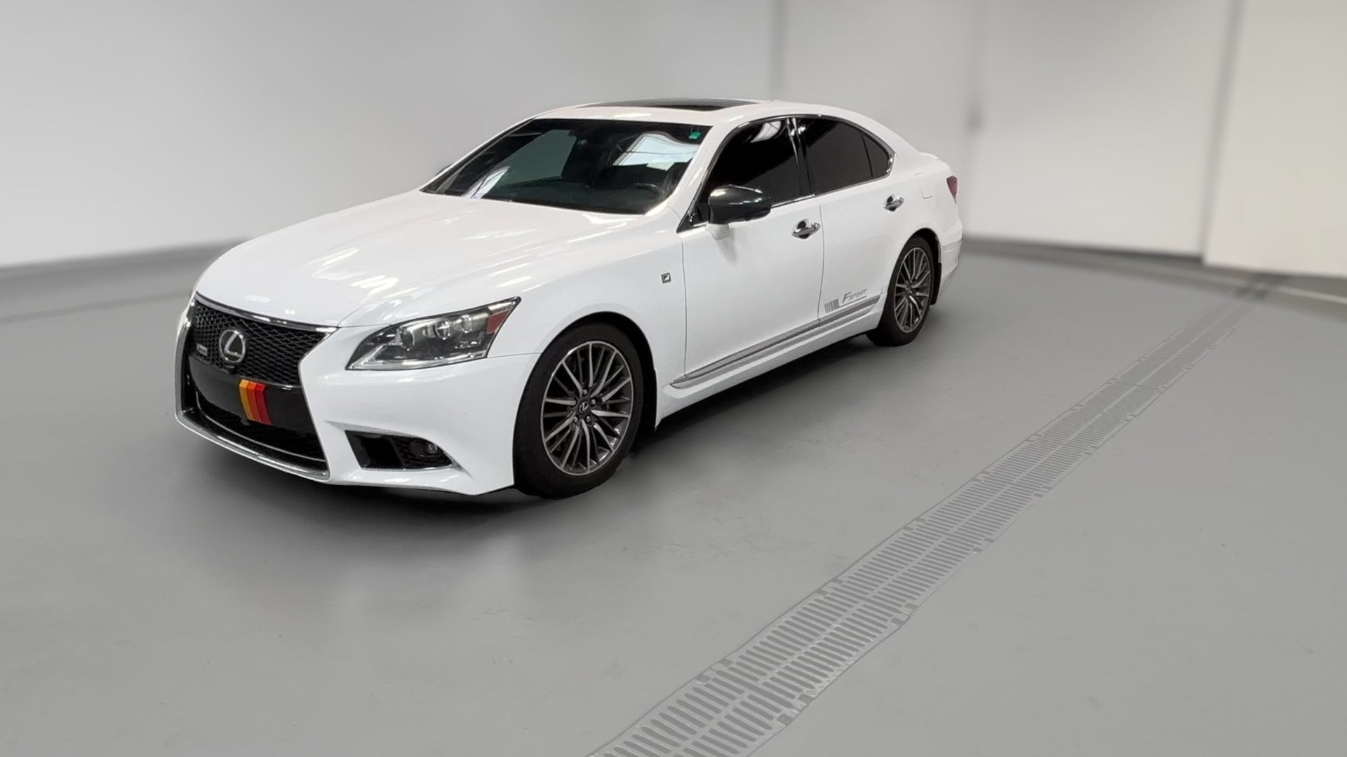 2013 Lexus LS vehicle photo