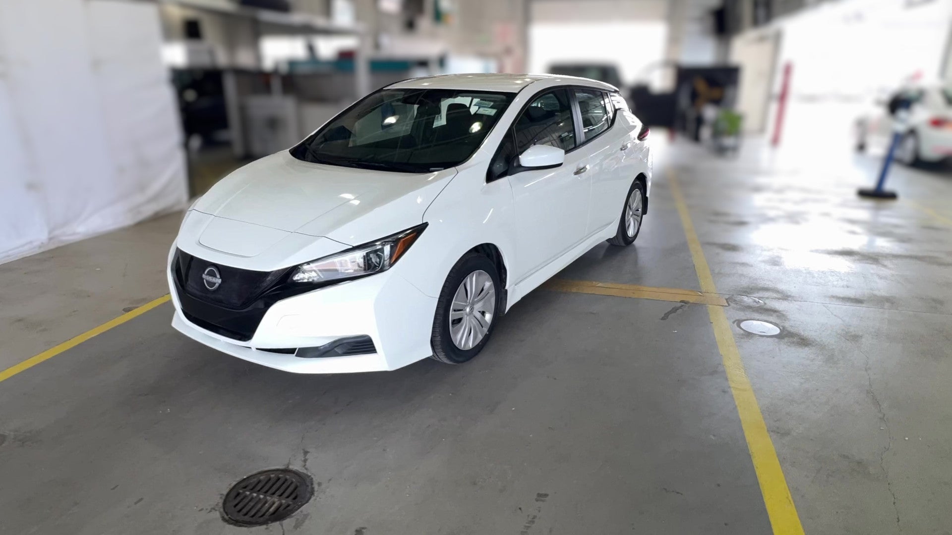 2025 Nissan LEAF vehicle photo