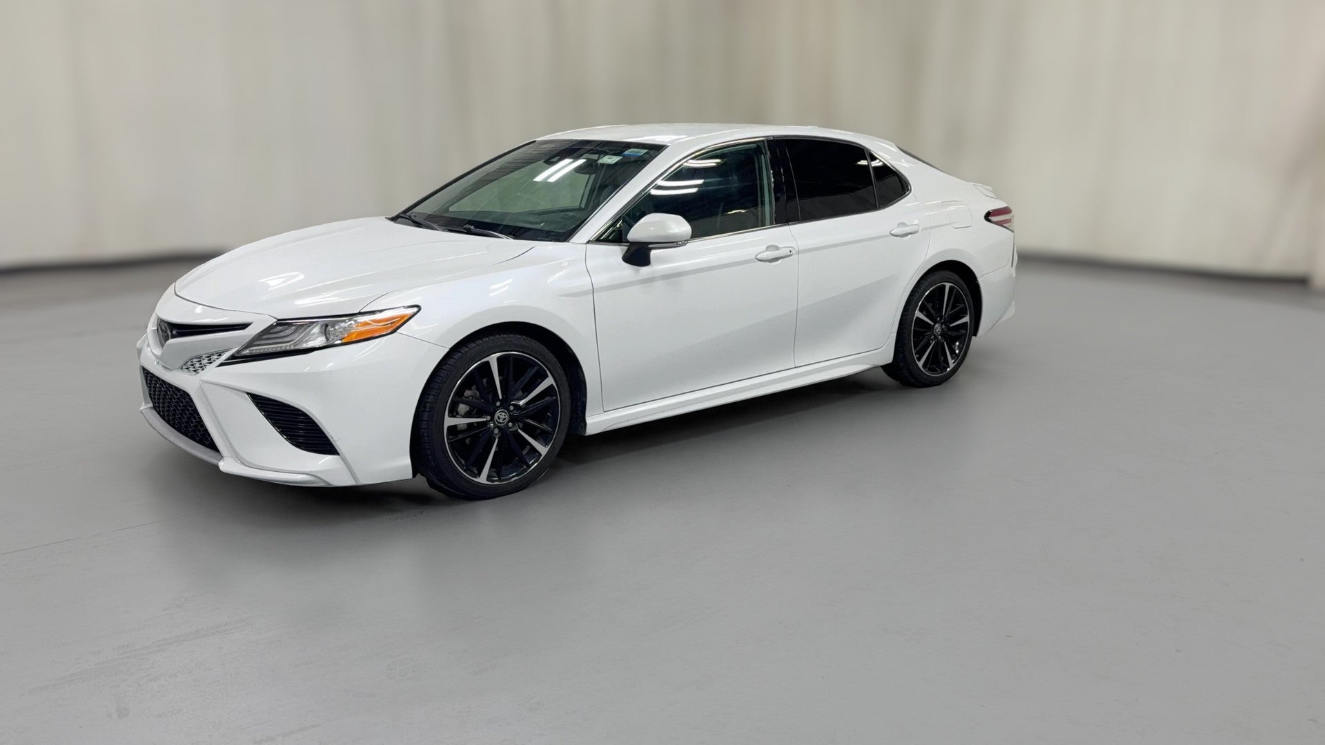 2020 Toyota Camry vehicle photo