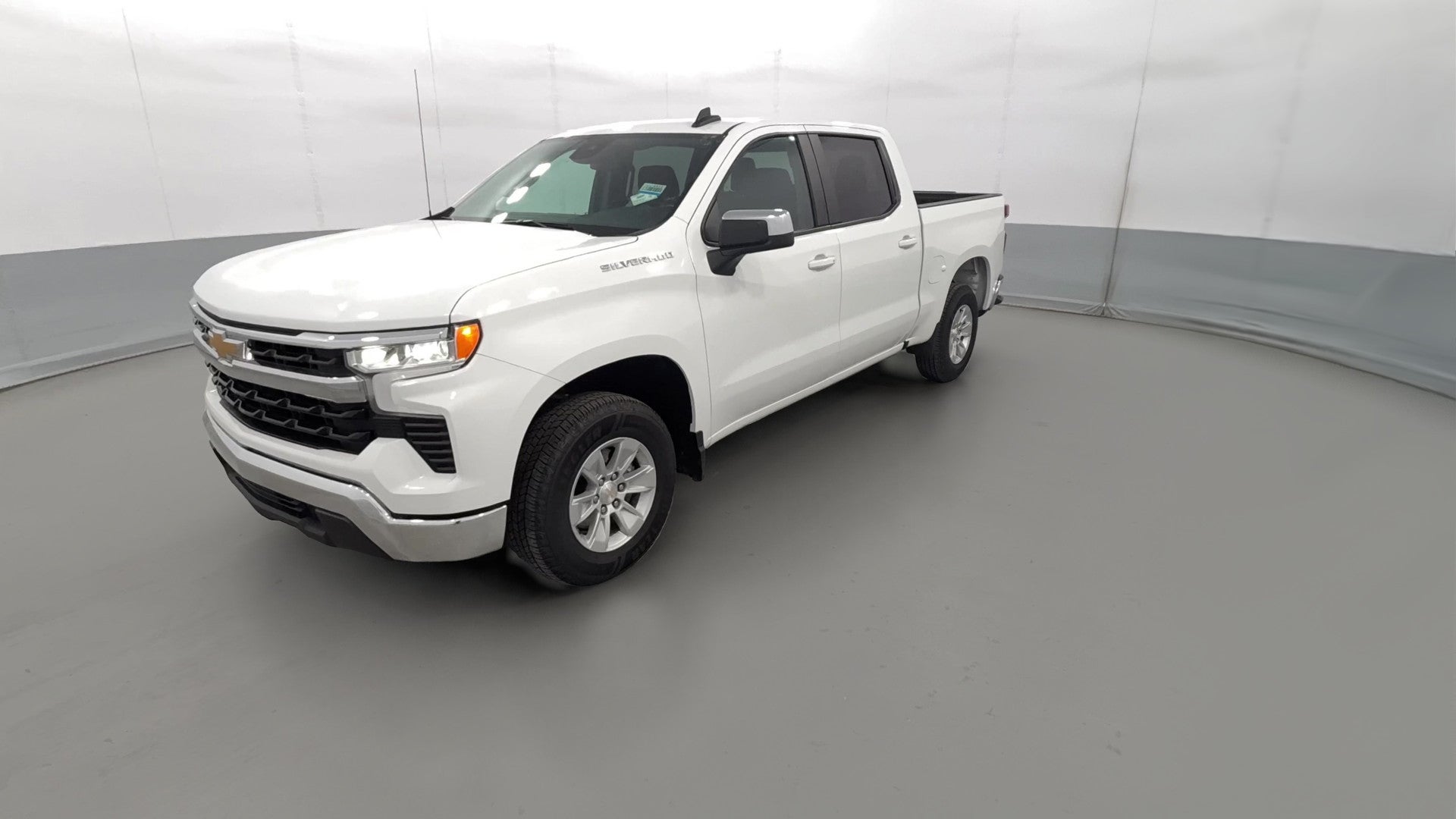 2025 Chevrolet Silverado 1500 Crew Cab vehicle photo